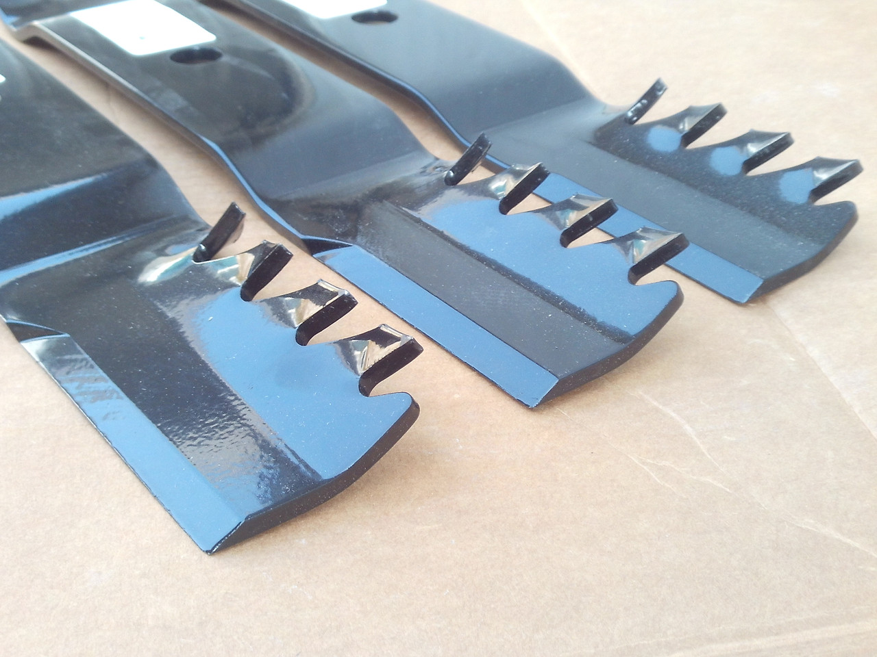 Toothed Mulching Blades for John Deere 60" Cut ZTrak Z520A Z820A Z830A Z840A Z850A Z860A Z920A Z925A Z930A Z950A Z960A M128485 M131958 M144196 M163983 M168223 TCU15881 TCU18990