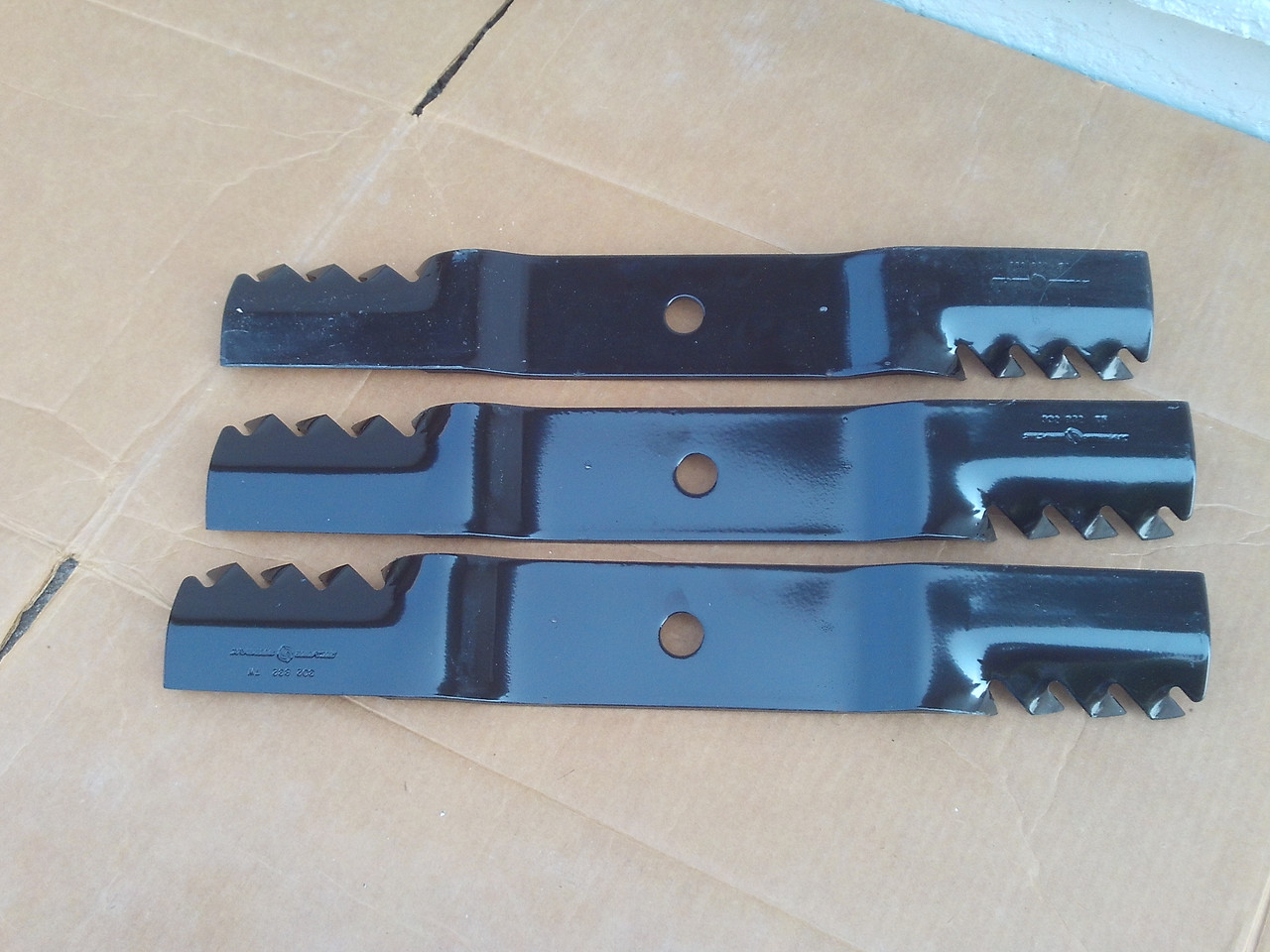 Toothed Mulching Blades for John Deere 60" Cut ZTrak Z520A Z820A Z830A Z840A Z850A Z860A Z920A Z925A Z930A Z950A Z960A M128485 M131958 M144196 M163983 M168223 TCU15881 TCU18990
