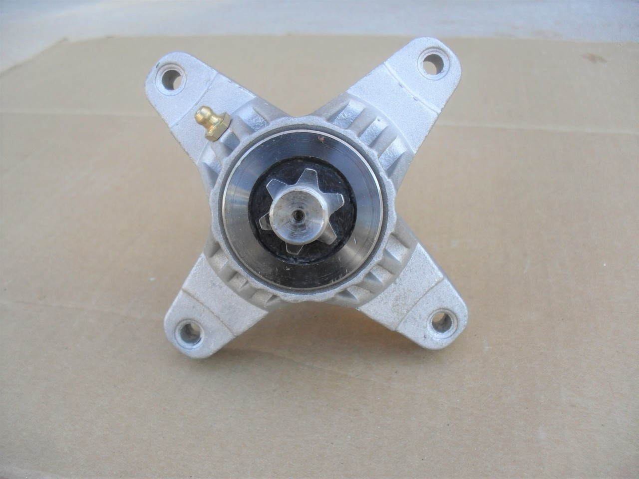 Deck Spindle for Cub Cadet LT1040, LT1042 and RZT, 618-0624, 618-0659, 918-0624, 918-0624A, 918-0624B, 918-0659, 918-0659A