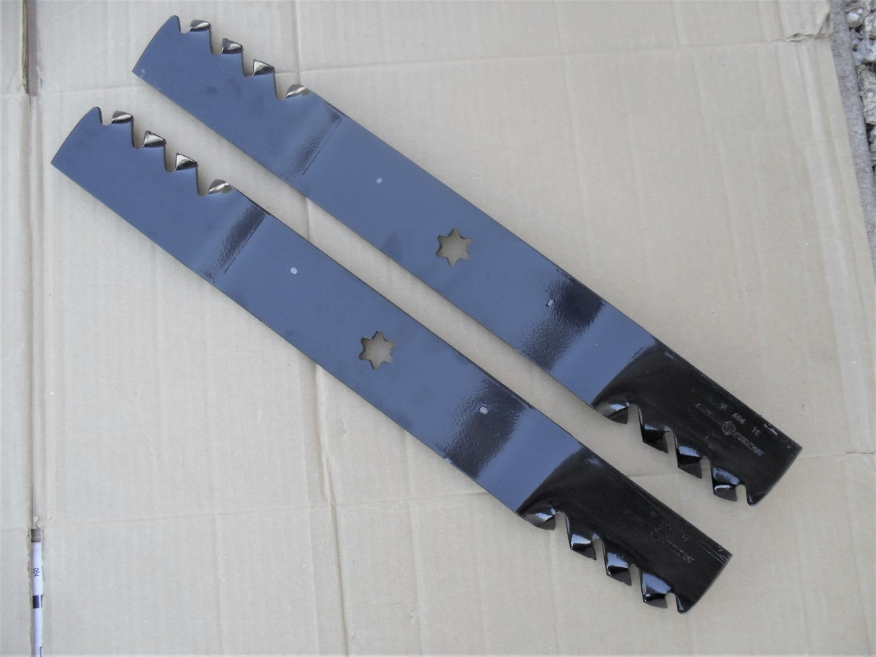 Mulching Blades for Troy Bilt Bronco Mustang Pony RZT42 42" Cut 742-0616 942-0616 942-0616A Toothed Mulcher Blade Set of 2