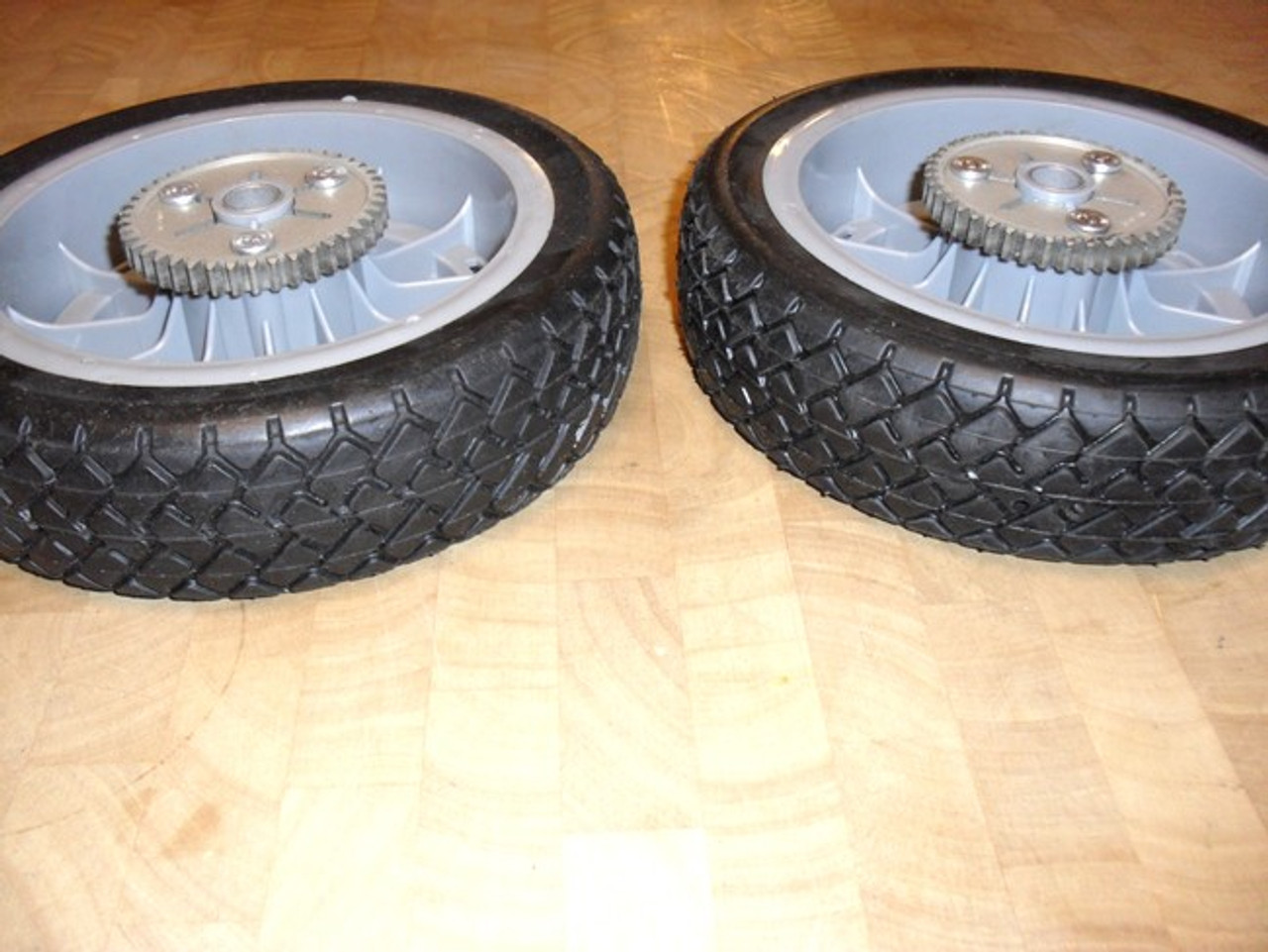 Drive Wheels for Toro Super Recycler Self Propelled mower 987135 98-7135 Wheel Set of 2