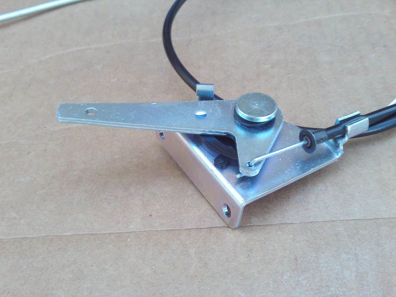 Throttle Cable for Cub Cadet LTX1042KW LTX1045 LTX1046 LTX1046KW LTX1050KH LTX1050KW I1042 ZTT42 ZTT50 746-1100 946-1100 craftsman troy bilt