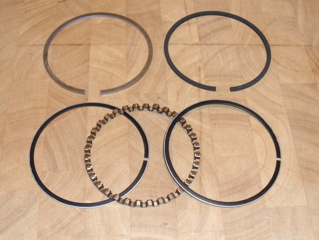 Piston Rings for Briggs and Stratton 299743 690014 7HP 8.5HP Standard Size Piston Rings &
