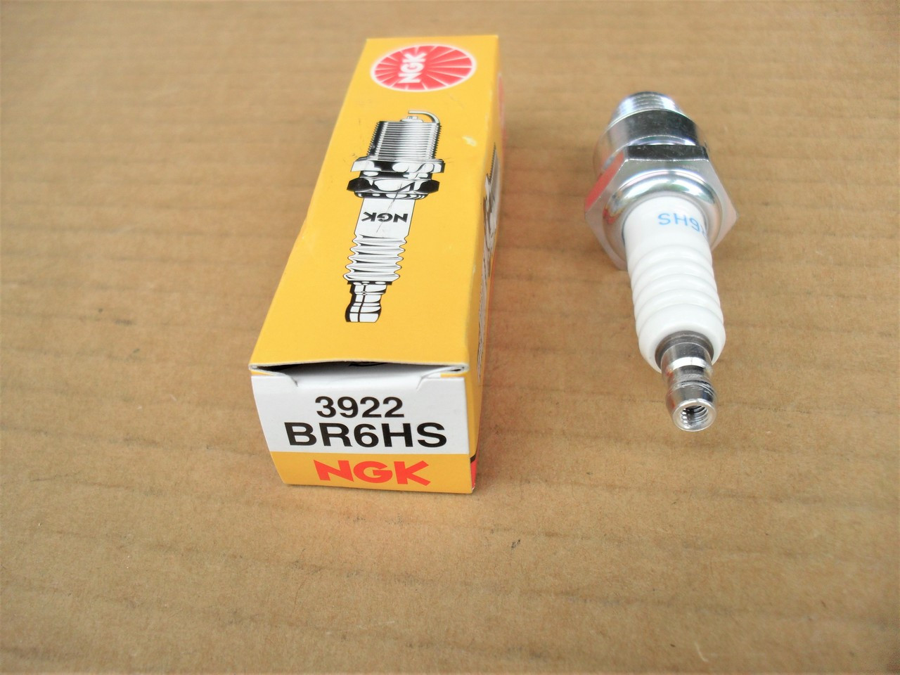 Spark Plug for Subaru Robin EH17D, EH25D, EH25D, EY152B, EY15D, EY15D