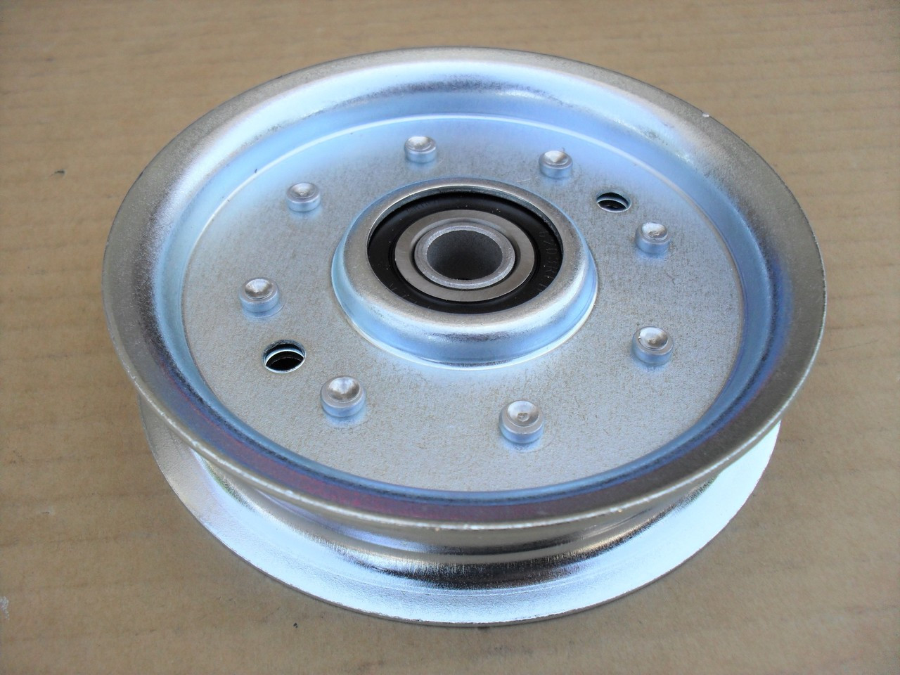 Idler Pulley for John Deere Scotts S2348 AM103296 AM107468 AM134142 AM30194 AM30331 AM35862 AM37248 AM37249 AM37442 M81677 OD: 4-5/8" ID: 1/2" Height: 1"
