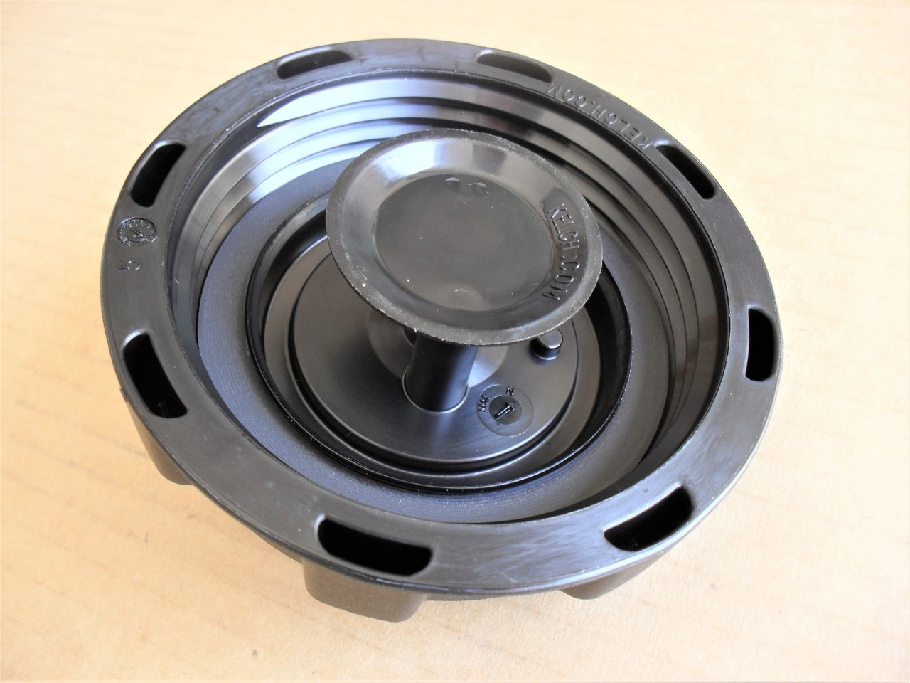 Gas Fuel Cap for Toro Timecutter 1090340 1090346 883980 109-0340 109-0346 88-3980 I.D. 3-1/4"