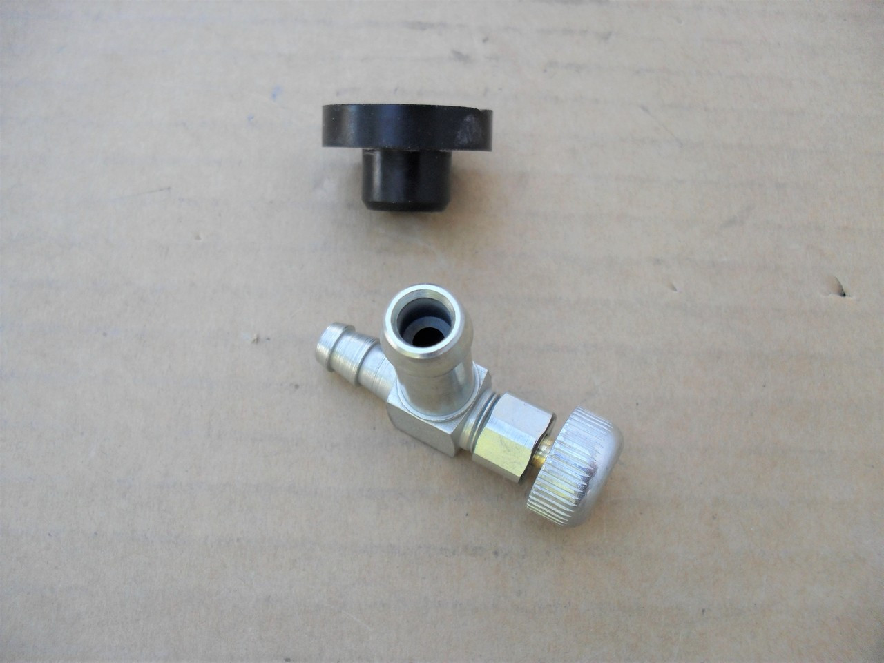Gas Tank Fuel Shut Off Valve with Rubber Bushing for MTD 751-0171 751-3007 951-0171 1747184 1738433 735-0149 935-0149