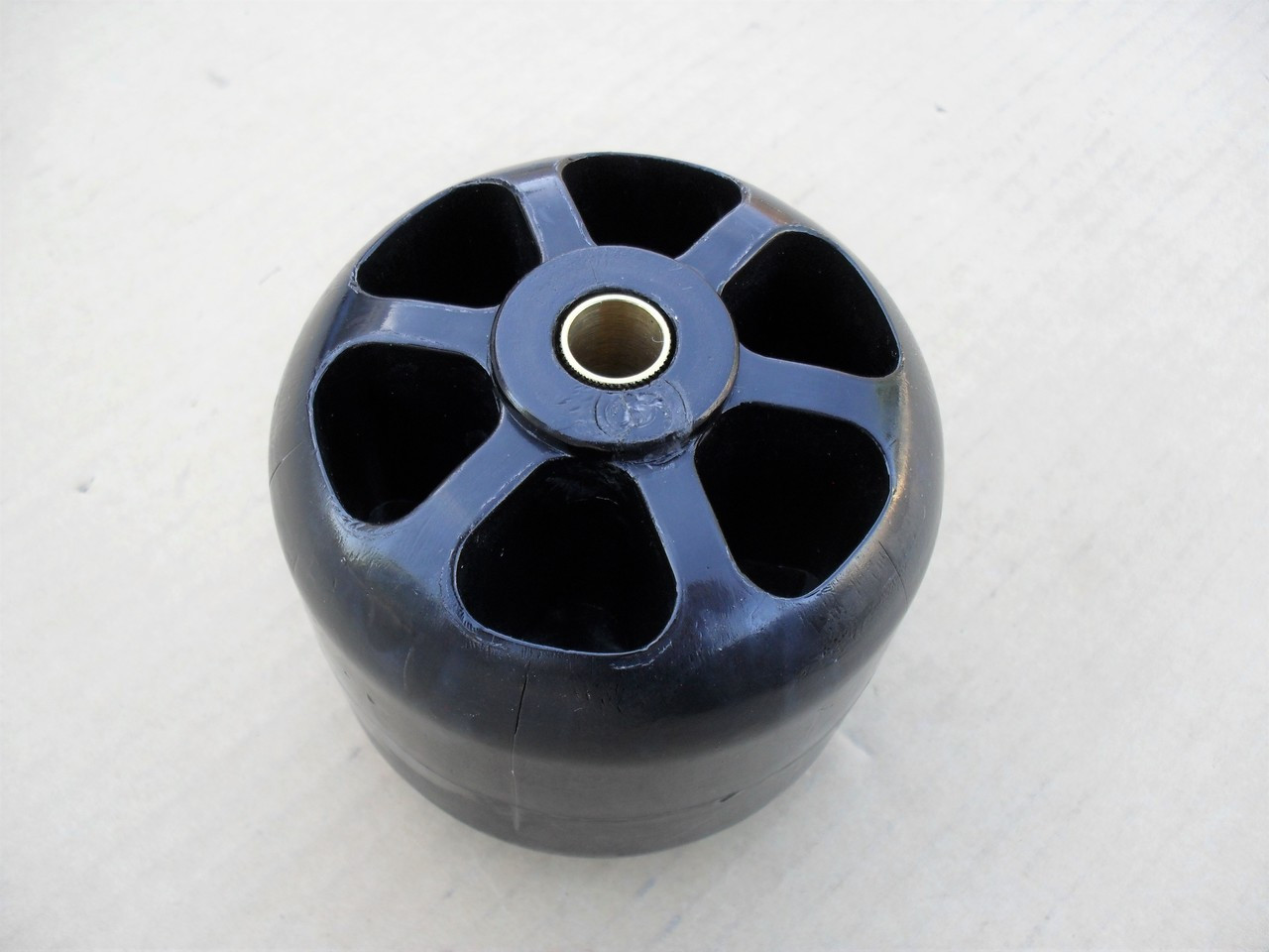 Deck Roller Wheel for Kubota RC40G, G4200, G5200 40", 44", 48" Cut 7072246150, 7654346190, 7654346250, 7654346350, 7655946250, 70722-46150, 76543-46190, 76543-46250, 76543-46350, 76559-46250