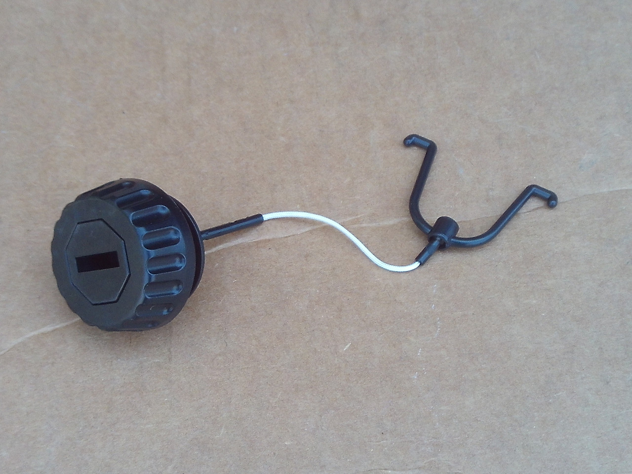 Gas Fuel Cap for Stihl 020 020T 021 023 024 025 026 028 029 034 036 038 039 044 046 048 050 051 064 066 076 084 088 MS290 MS310 MS390 MS640 MS650 MS660 00003500520 00003500522 11173500500 chainsaw