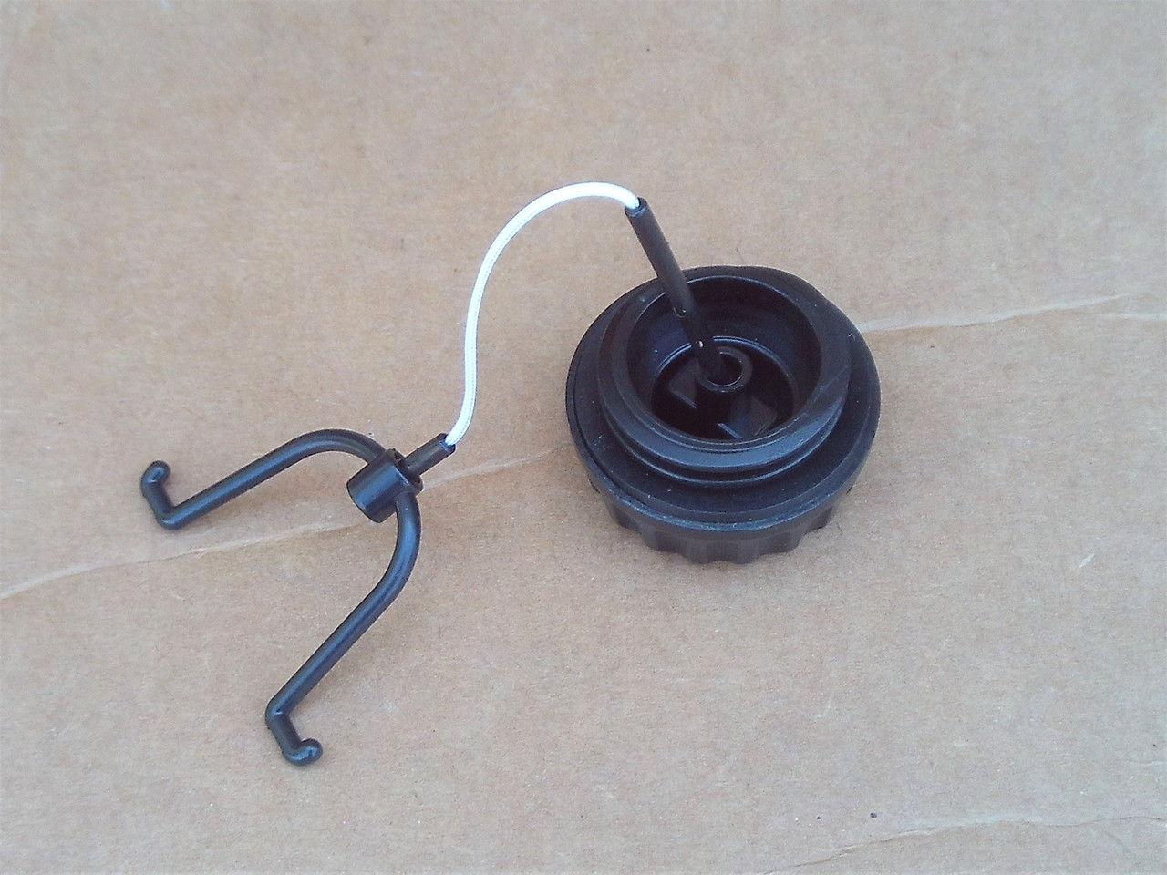 Gas Fuel Cap for Stihl 020 020T 021 023 024 025 026 028 029 034 036 038 039 044 046 048 050 051 064 066 076 084 088 MS290 MS310 MS390 MS640 MS650 MS660 00003500520 00003500522 11173500500 chainsaw