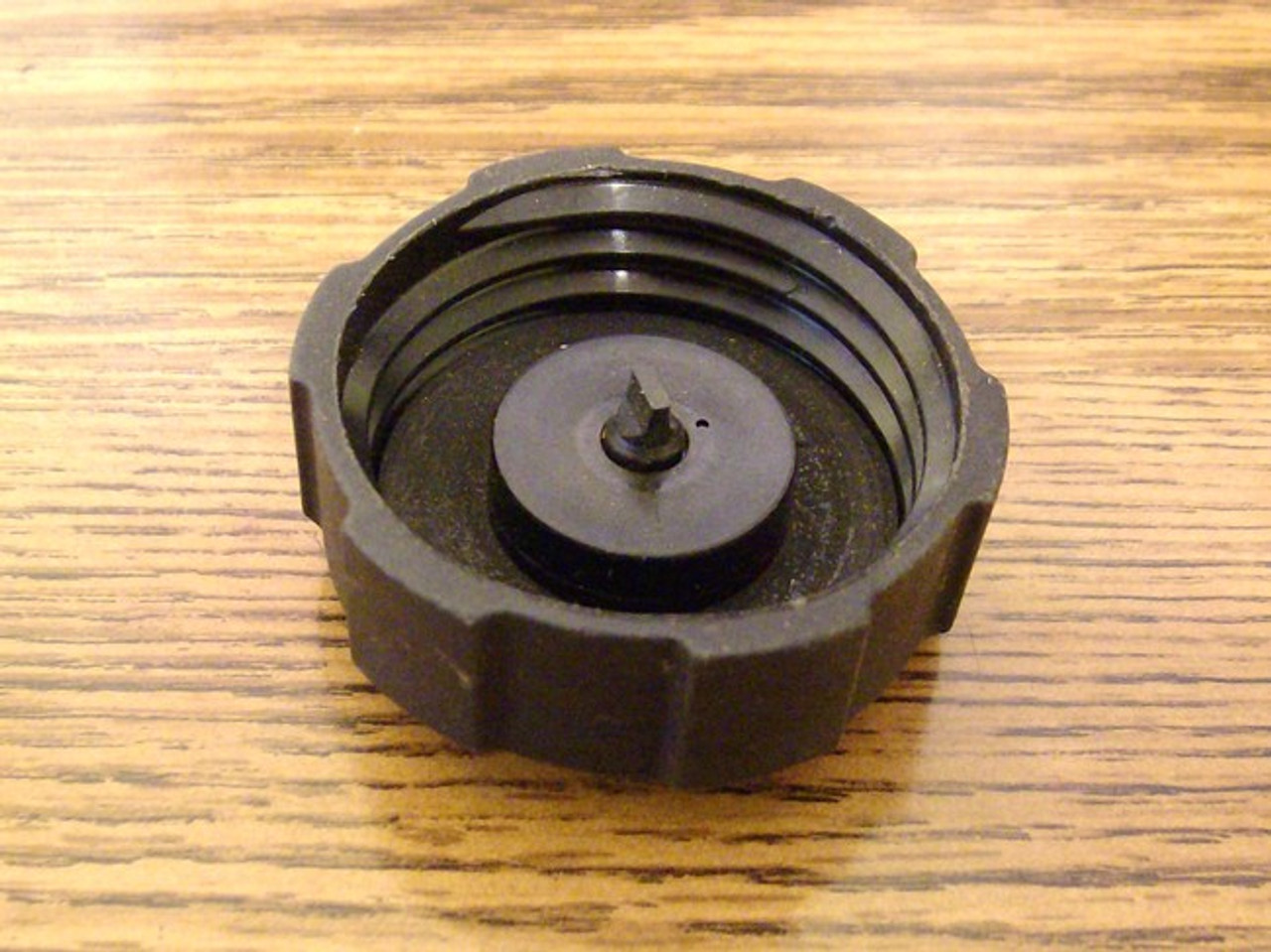 Gas Fuel Cap for Ryobi 135PR, 200, 264, 274, 280R, 284, 300BV310BVR, 364, 400, 410R, 500, 520, 530, 540, 580, 700R, 790R MTD, Craftsman String Trimmer, Leaf Blower 180000, 180000R, 791-180000B, 791180000B