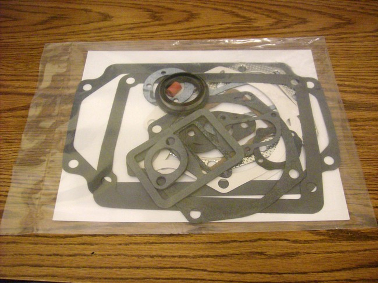 Engine Gasket Set for Gravely K241, K301, K321, 014766, 034228, 20168800 Includes Oil Seals