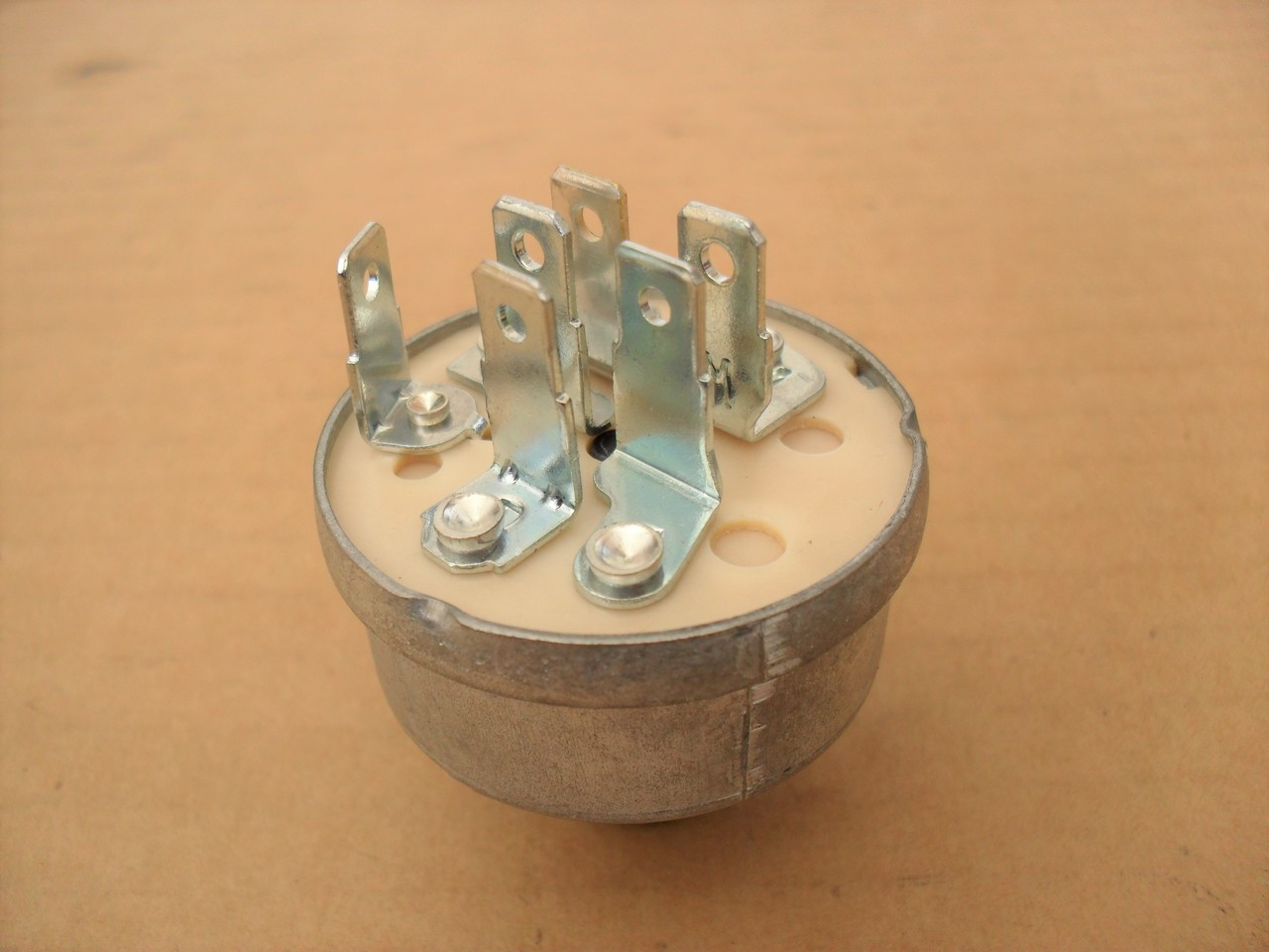 Ignition Starter Switch for Toro Z Master Titan Z500 1030206 1042541 1094736 889830 103-0206 104-2541 109-4736 88-9830