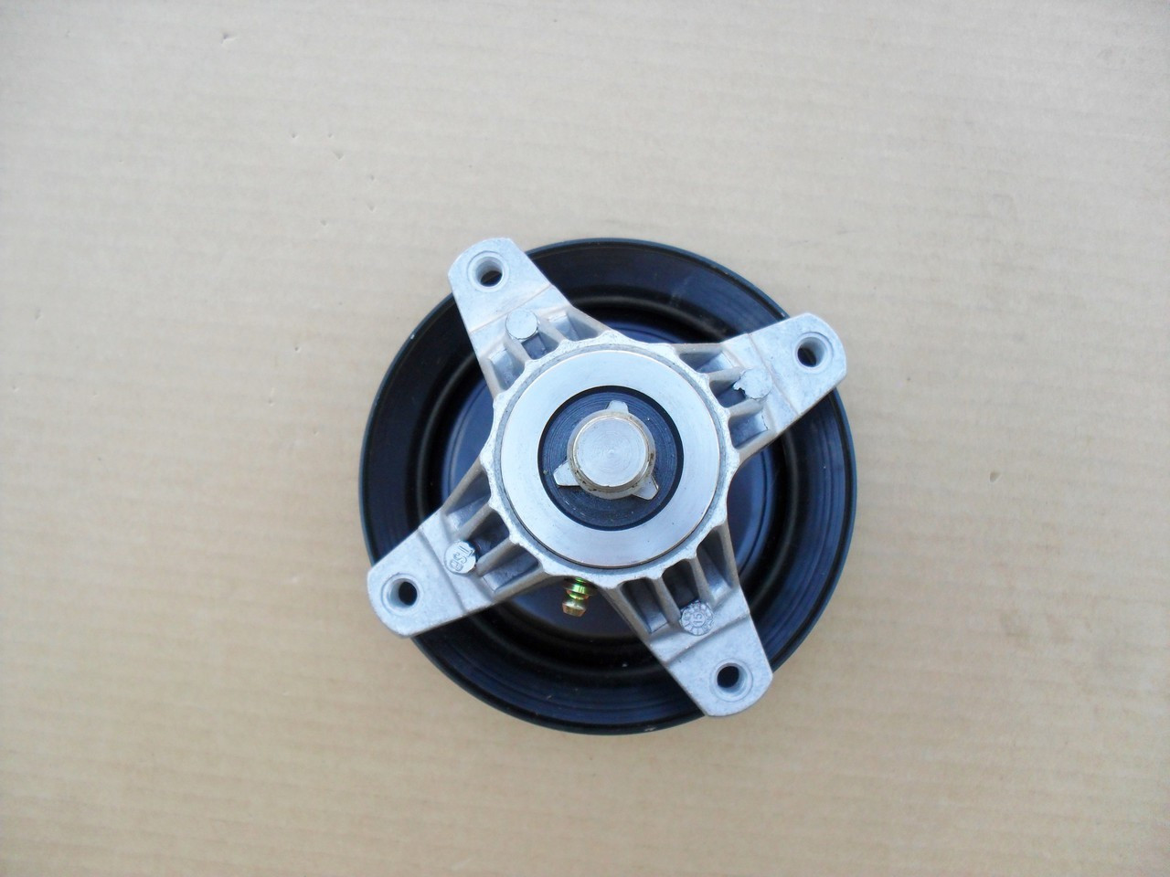 Deck Spindle for Massey Ferguson 618-04822, 618-04822A, 618-04889, 618-04889A, 618-04950