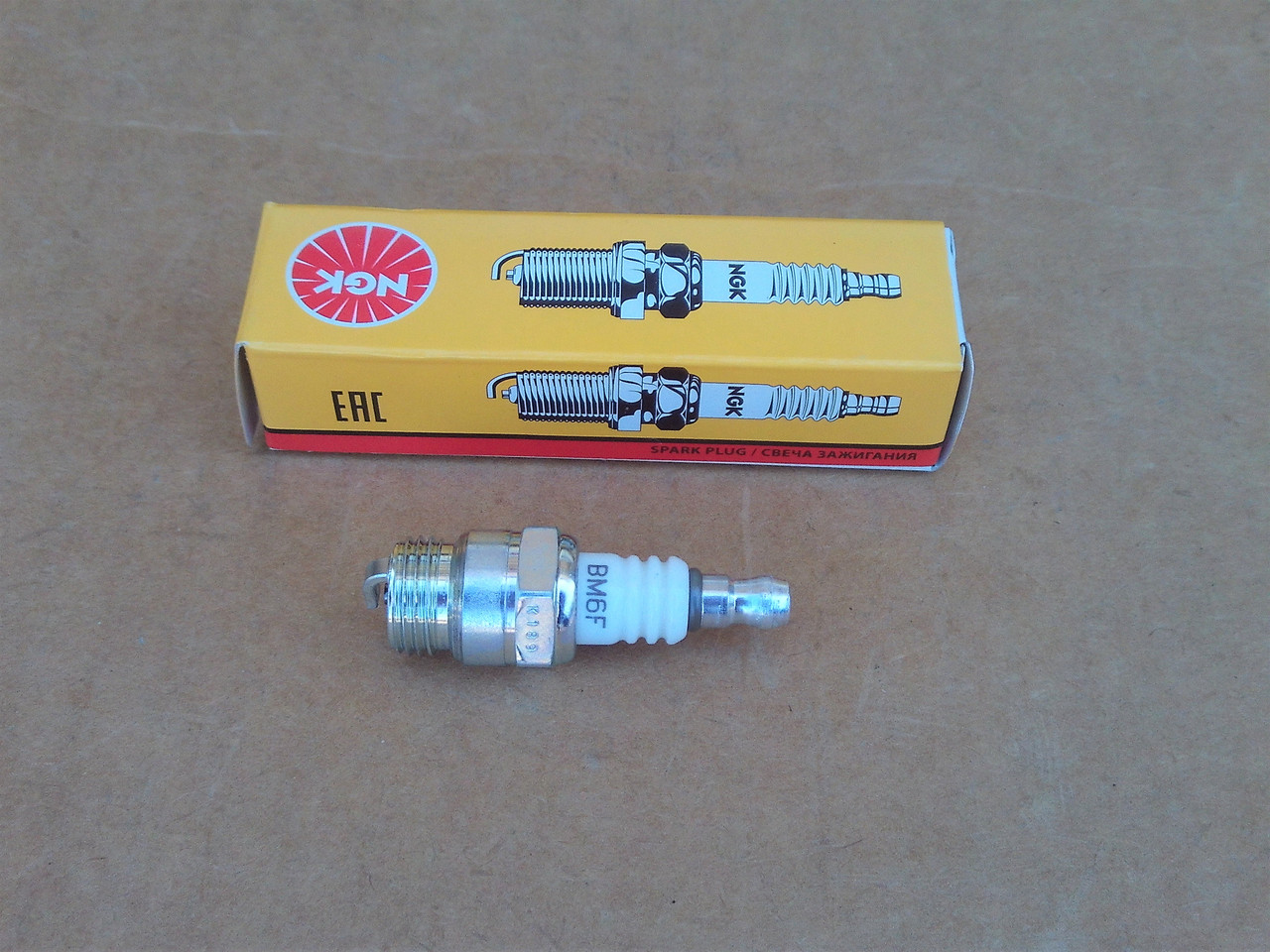 Spark Plug for Ryobi 700R 705R 710R 720R 740R 760R 765R 766R 767R 770R 780R 855R 865R BM6F