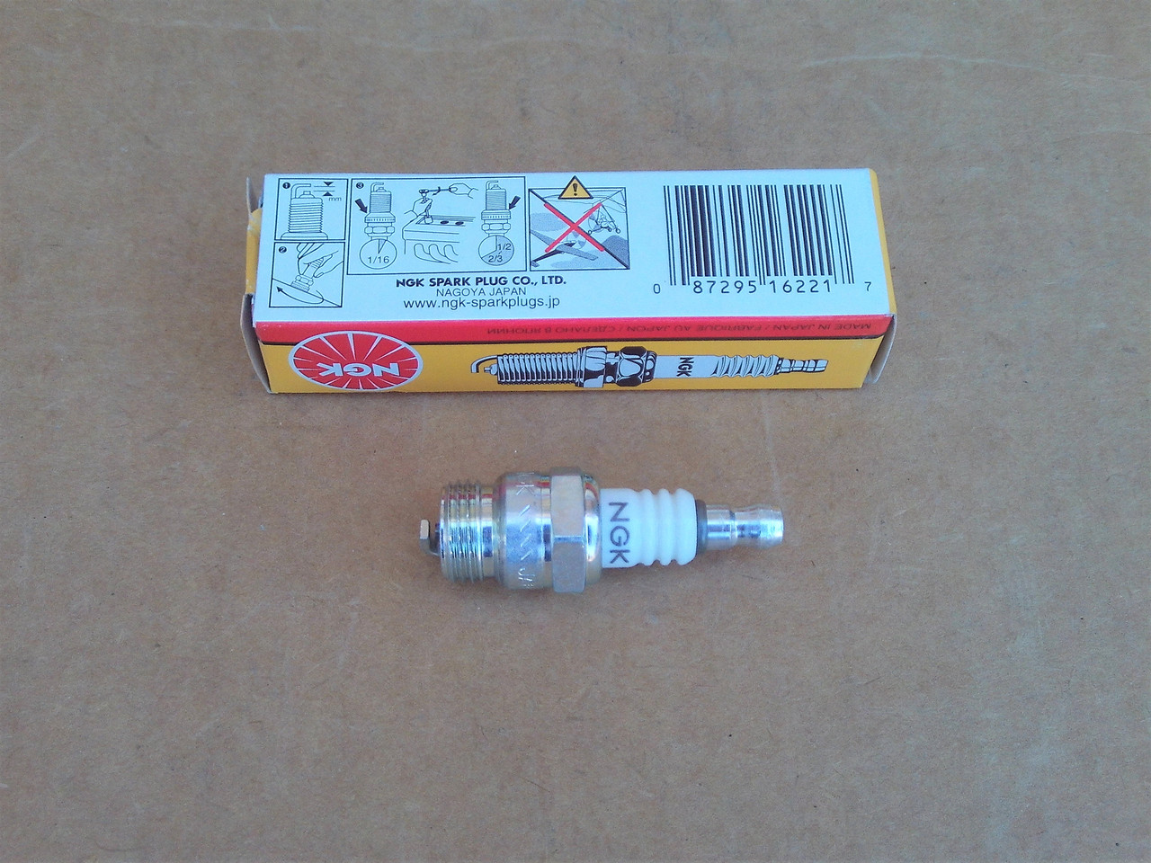 Spark Plug for Ryobi 700R 705R 710R 720R 740R 760R 765R 766R 767R 770R 780R 855R 865R BM6F