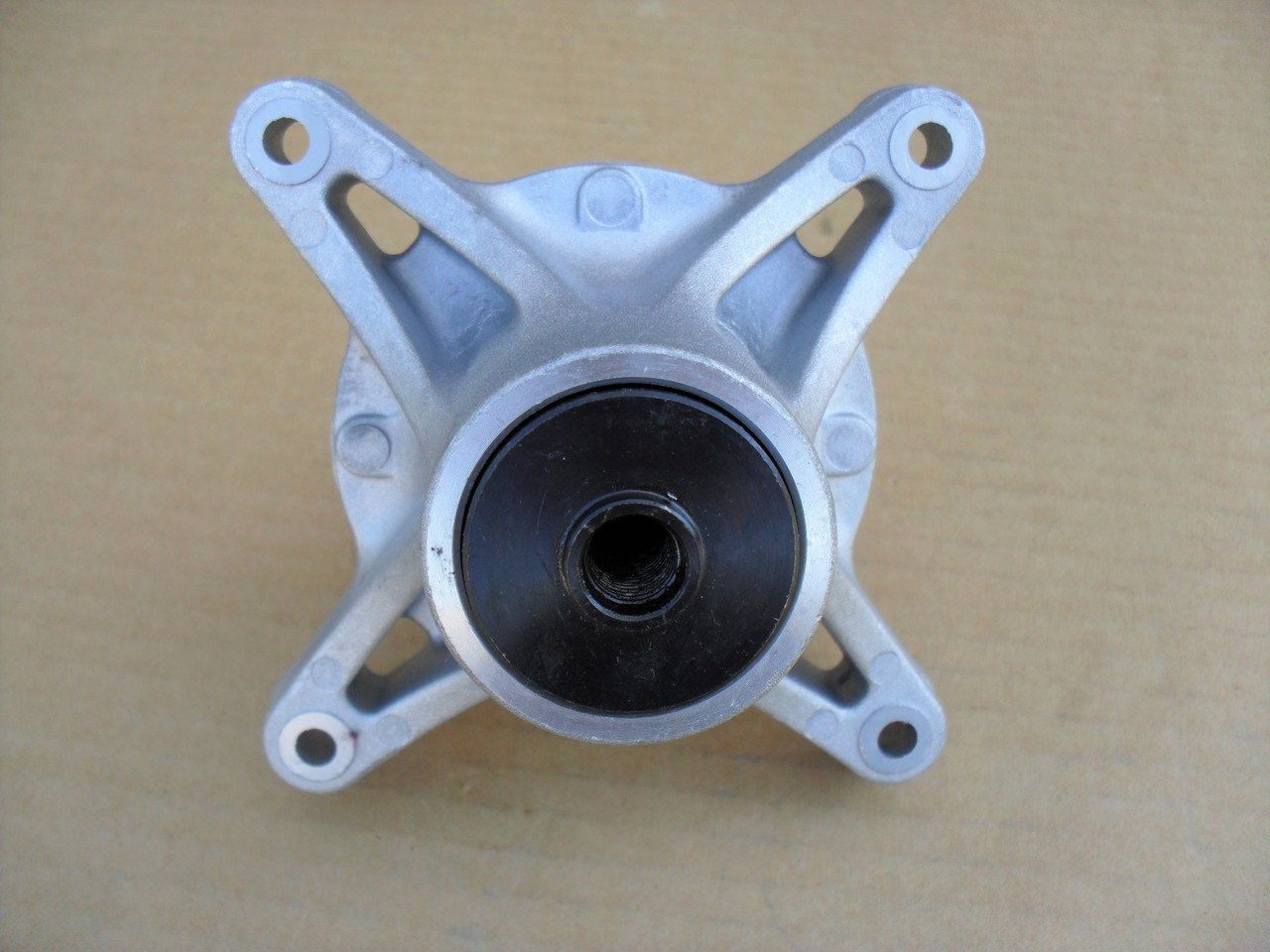 Deck Spindle for Toro TimeCutter 4200 5000 4216 4235 4260 5060 1170751 1177267 1177268 1177439 1206234 1210751 1219107 1393214 117-0751 117-7267 117-7268 117-7439 120-6234 121-0751 121-9107 139-3214 time cutter