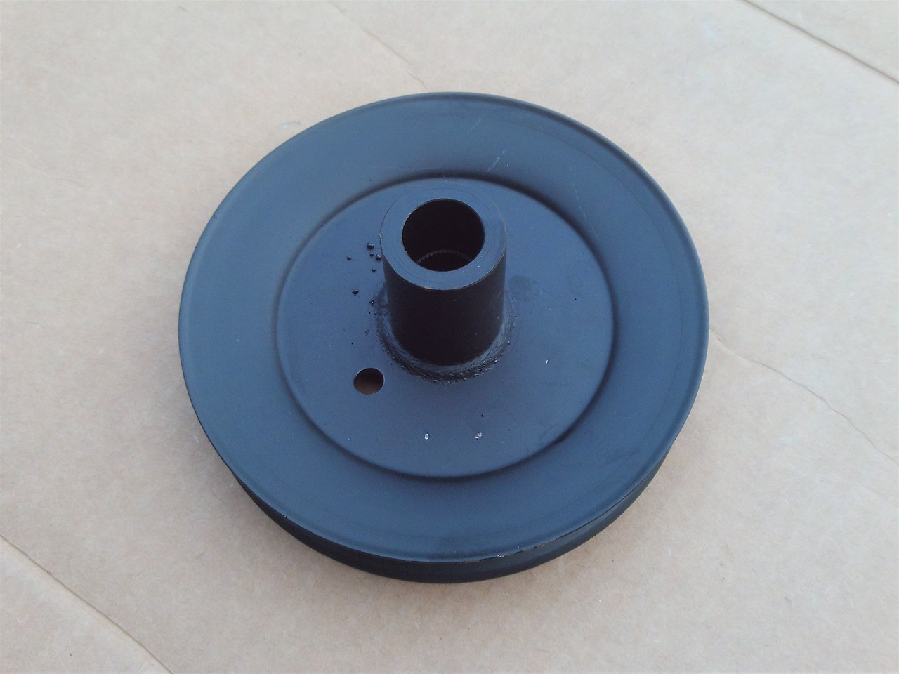 Deck Spindle Pulley for White Outdoor 42" Cut 756-0556