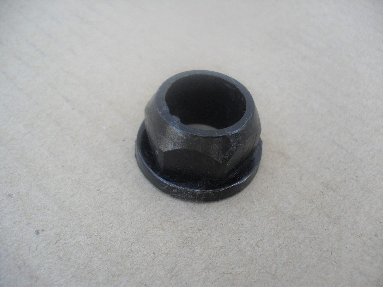 Flange Bushing Bearing for Cub Cadet 526SWE 528SWE GT2050 GT2148 GTX1054 LTX1040 LTX1045 RZT42 ZForce 741-0225 741-0225P 941-0225