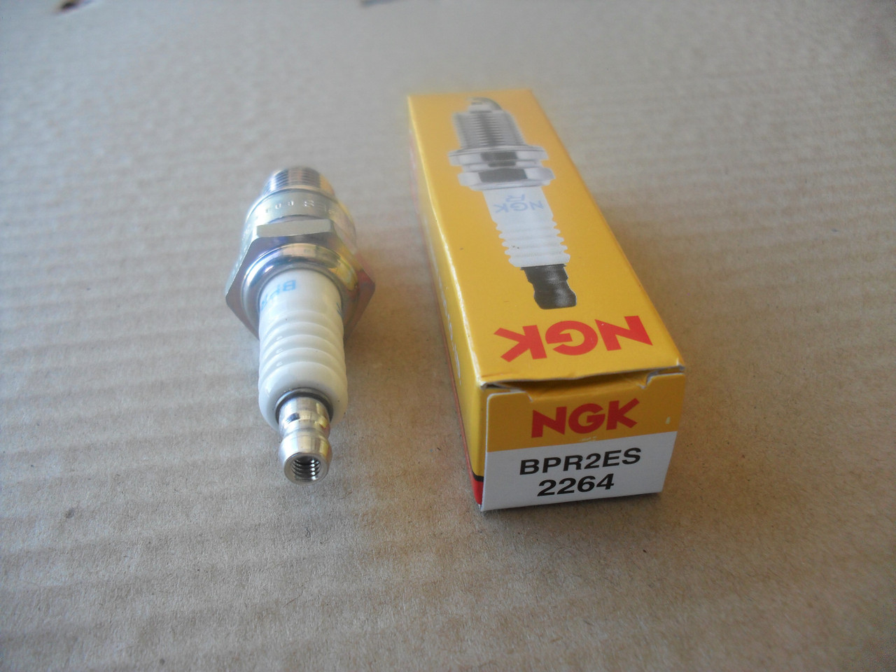 Spark Plug for Kawasaki FD501V, FD671D, FD711D, FD750D, 920702110, BPR2ES, 92070-2110