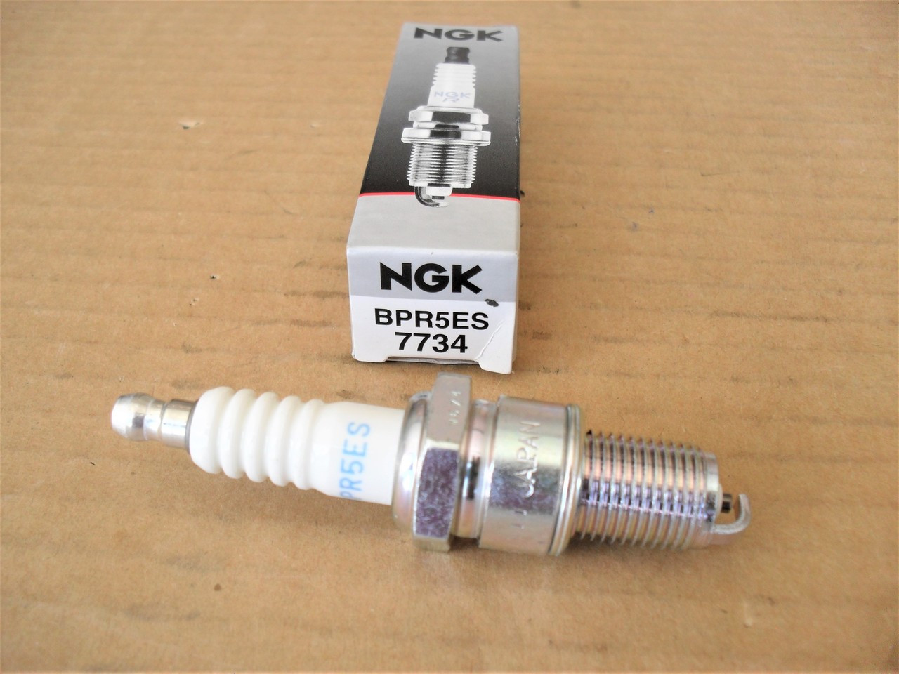 Spark Plug for Ariens 21540800 NGK