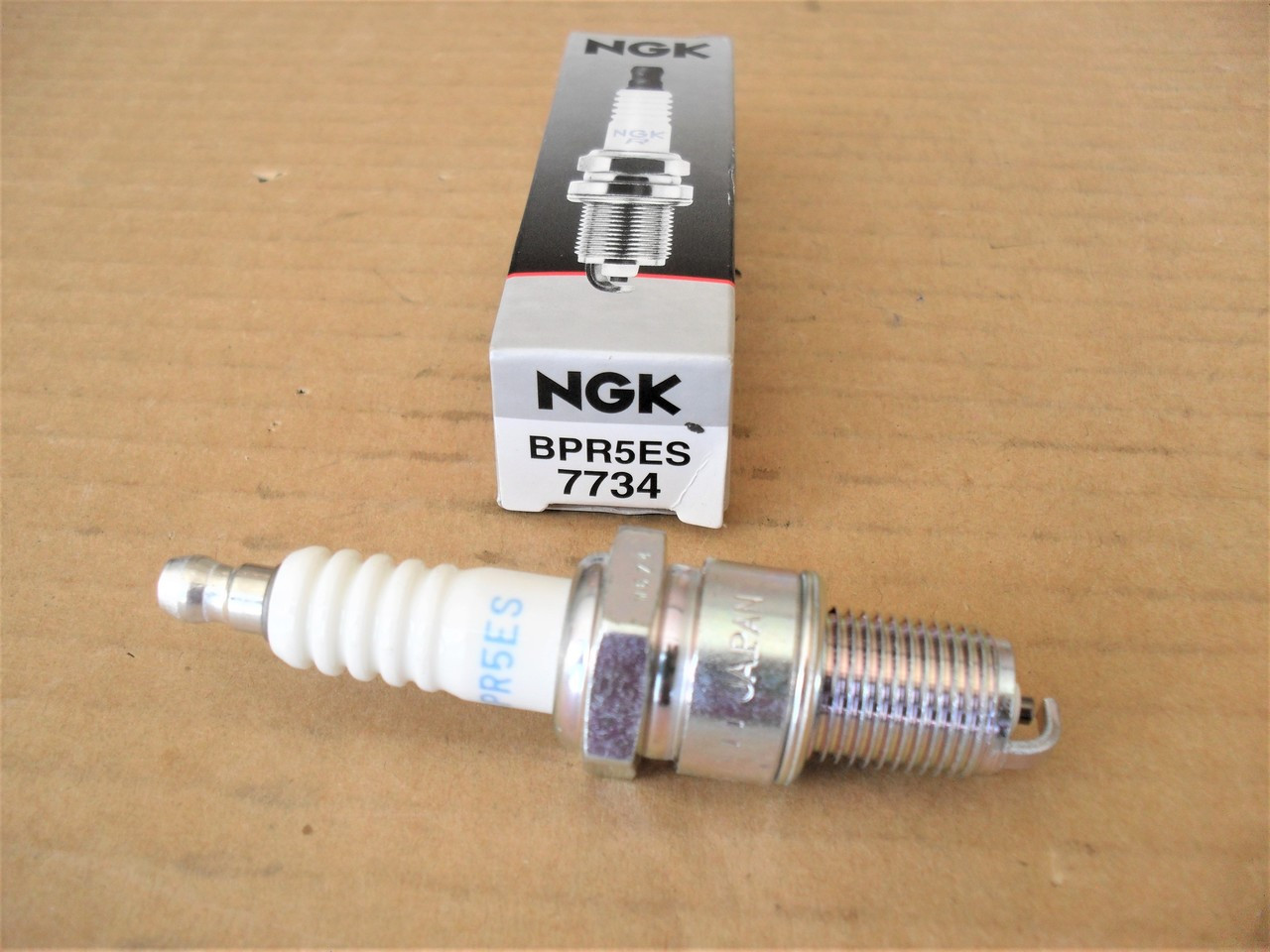 NGK Spark Plug for Kawasaki FH680V and FC420V, 920702088, 920702088