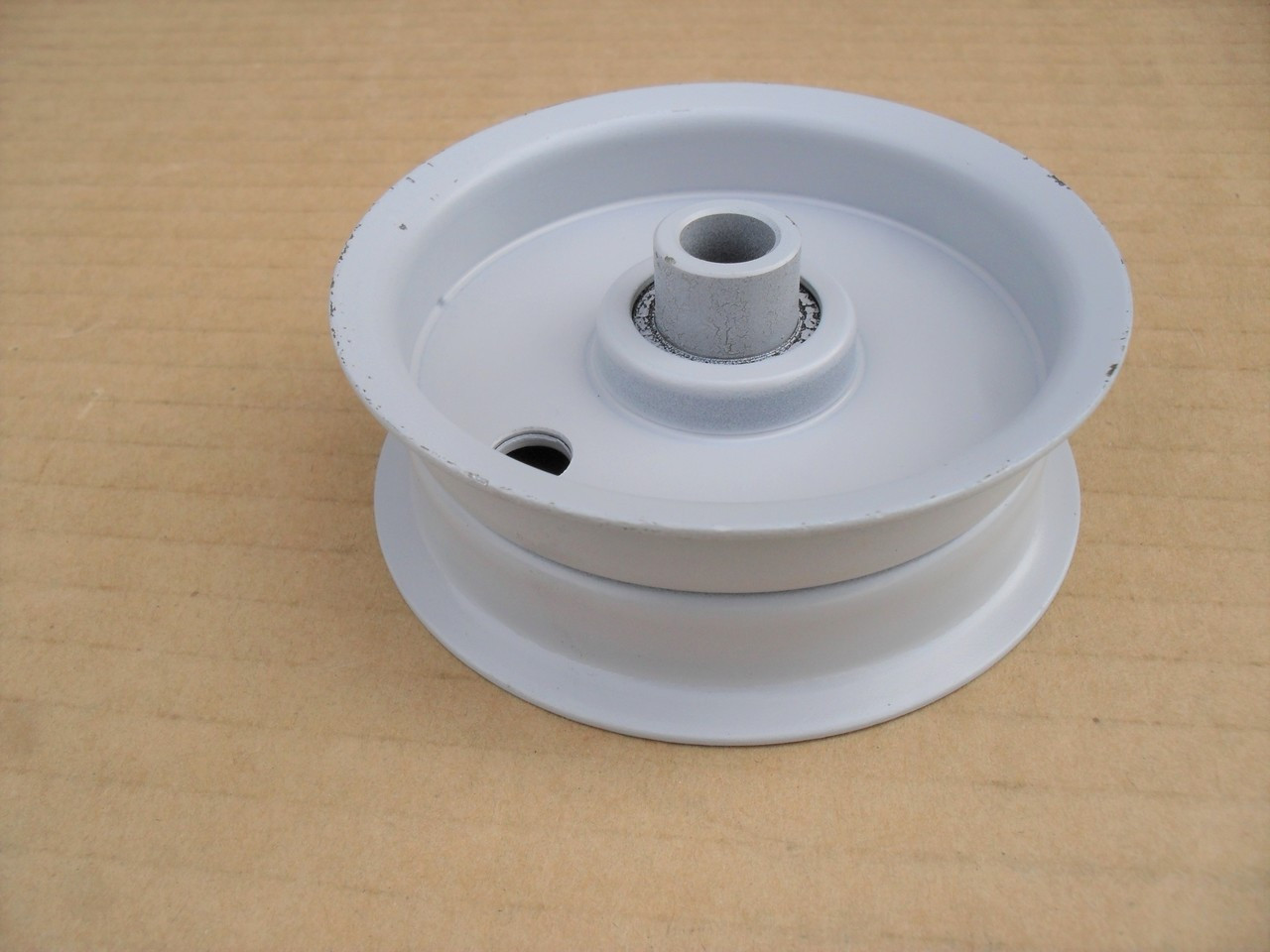 Flat Idler Pulley for White Outdoor 756-04224 756-0981 756-0981A 756-0981B 956-0981 Height: 1-1/8 " ID: 3/8 " OD: 3-1/8 "