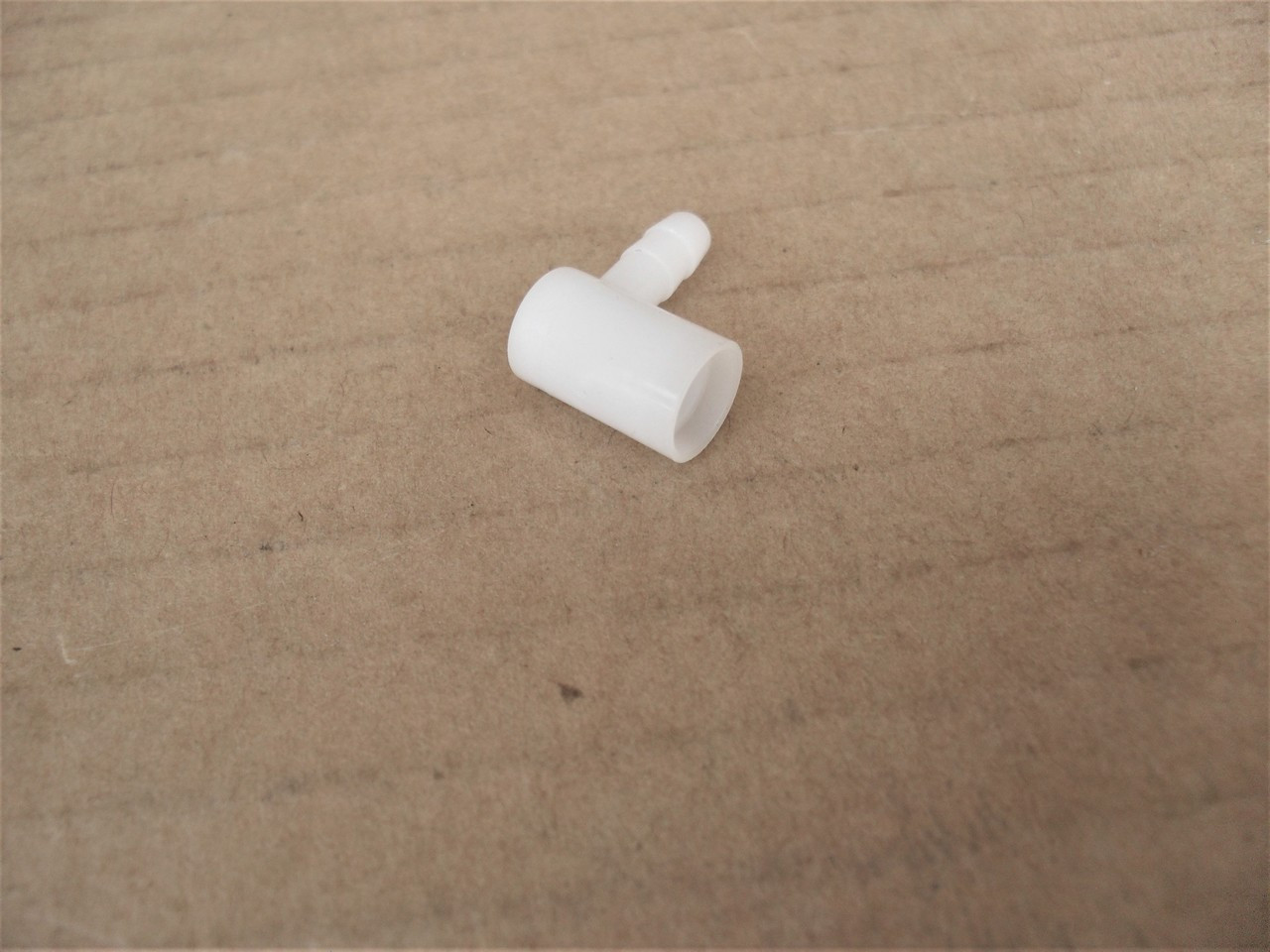 Carburetor Fuel Inlet Fitting Elbow For Tecumseh 640363 TC200 TC300 