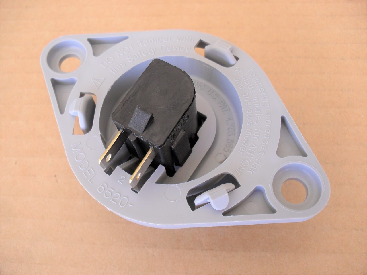 Genuine OEM E-Z-GO SWITCH, SEAT N/O Part # 158135-01 - Foto 2