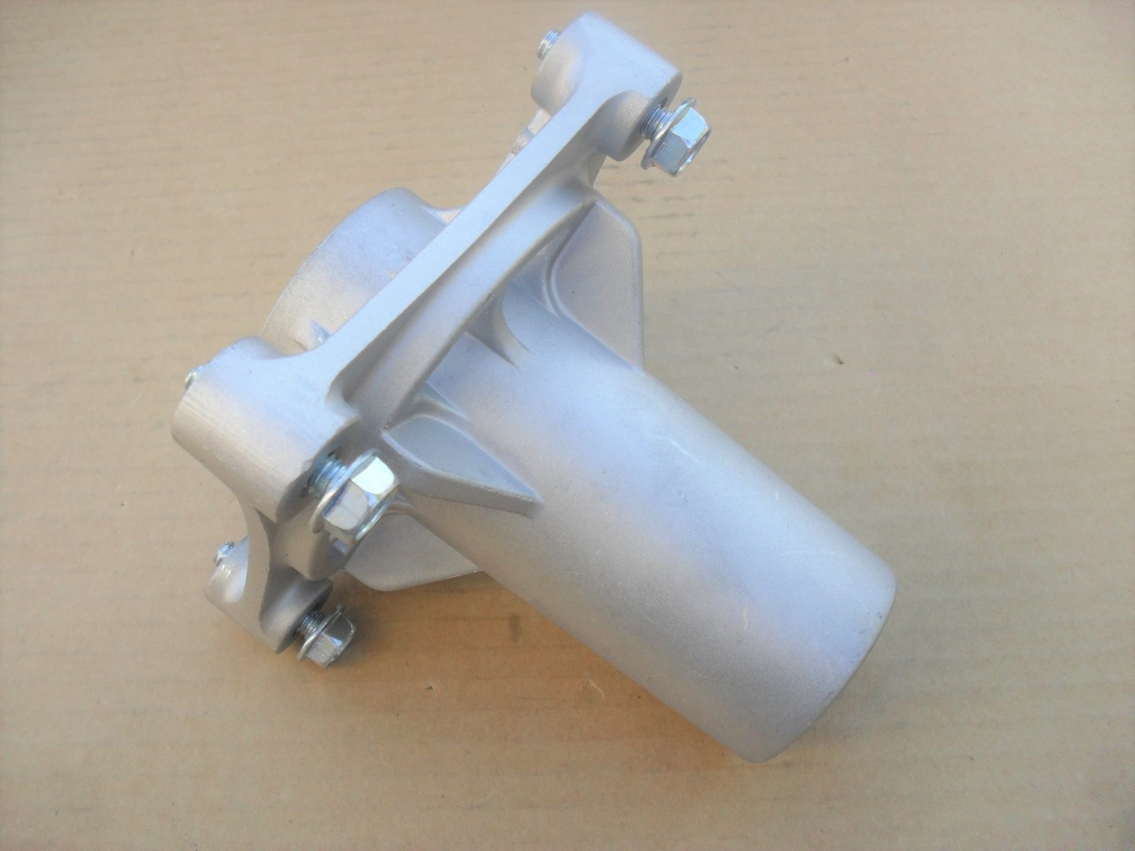 Deck Spindle Housing for Husqvarna CT126 CTH194 LGT2554 LGT2654 LT154 YTH2042 532187281 532192870 539112057 587125401 587253301