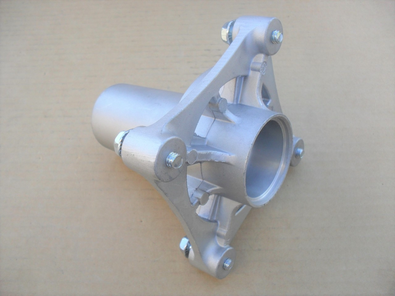 Deck Spindle Housing for Husqvarna CT126 CTH194 LGT2554 LGT2654 LT154 YTH2042 532187281 532192870 539112057 587125401 587253301