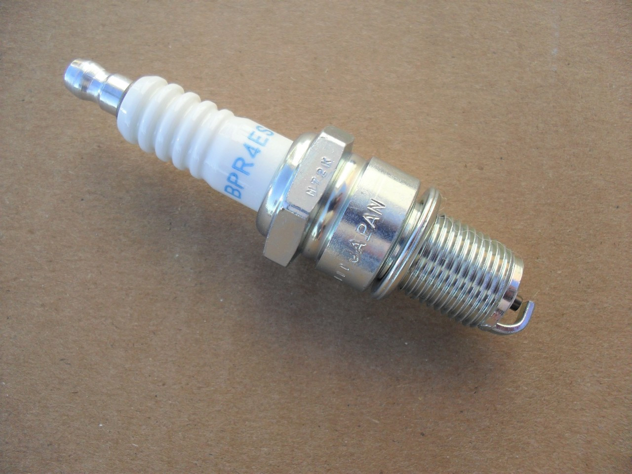 Spark Plug for Ariens Pro Master, Pro Zoom 21536100, 21538500