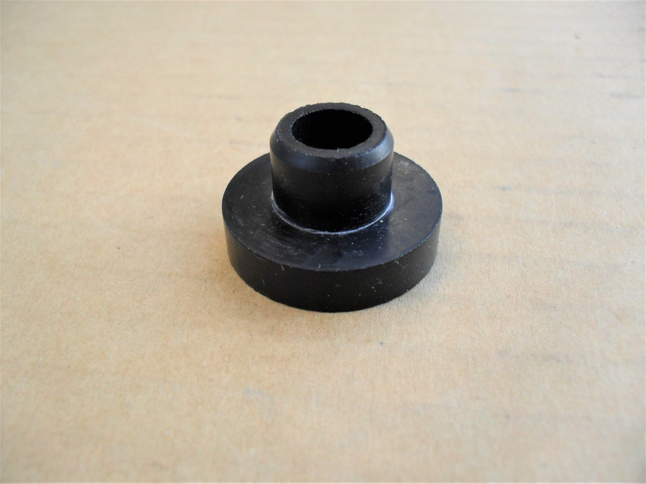 Fuel Shut Off Valve Rubber Bushing for Toro Timecutter Titan 104047 466560 46-6560 gas tank grommet