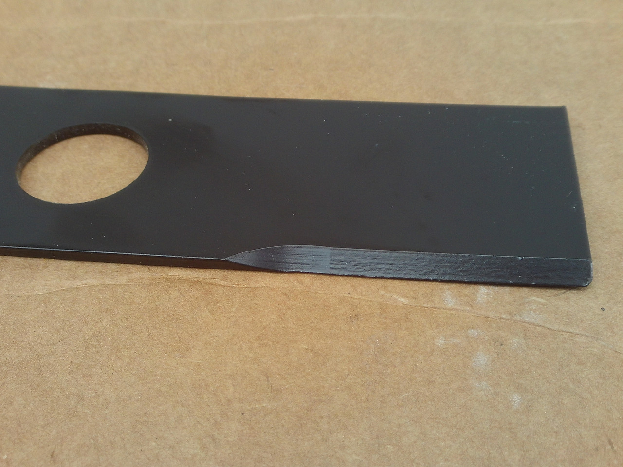 Edger Blade for Stihl 41337134101 41337134102 4133 713 4101 4133 713 4102 Sharpened Length: 8" Width: 2" Center hole: 1"