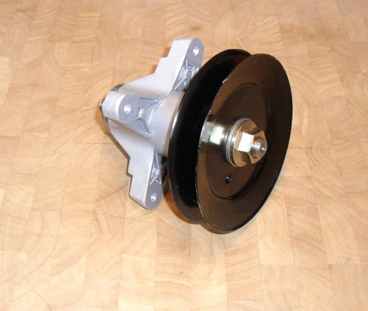 Deck Spindle for Massey Ferguson 618-04126, 618-04126A, 918-04125, 918-04125B