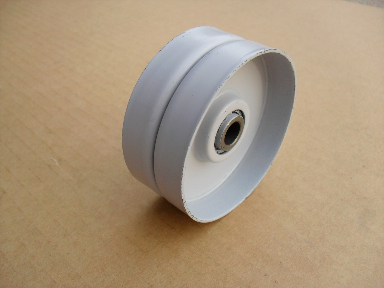 Flat Idler Pulley for Snapper 76520 7076520 7076520YP 7-6520 Height: 1-3/16" ID: 3/8" OD: 2-3/4"