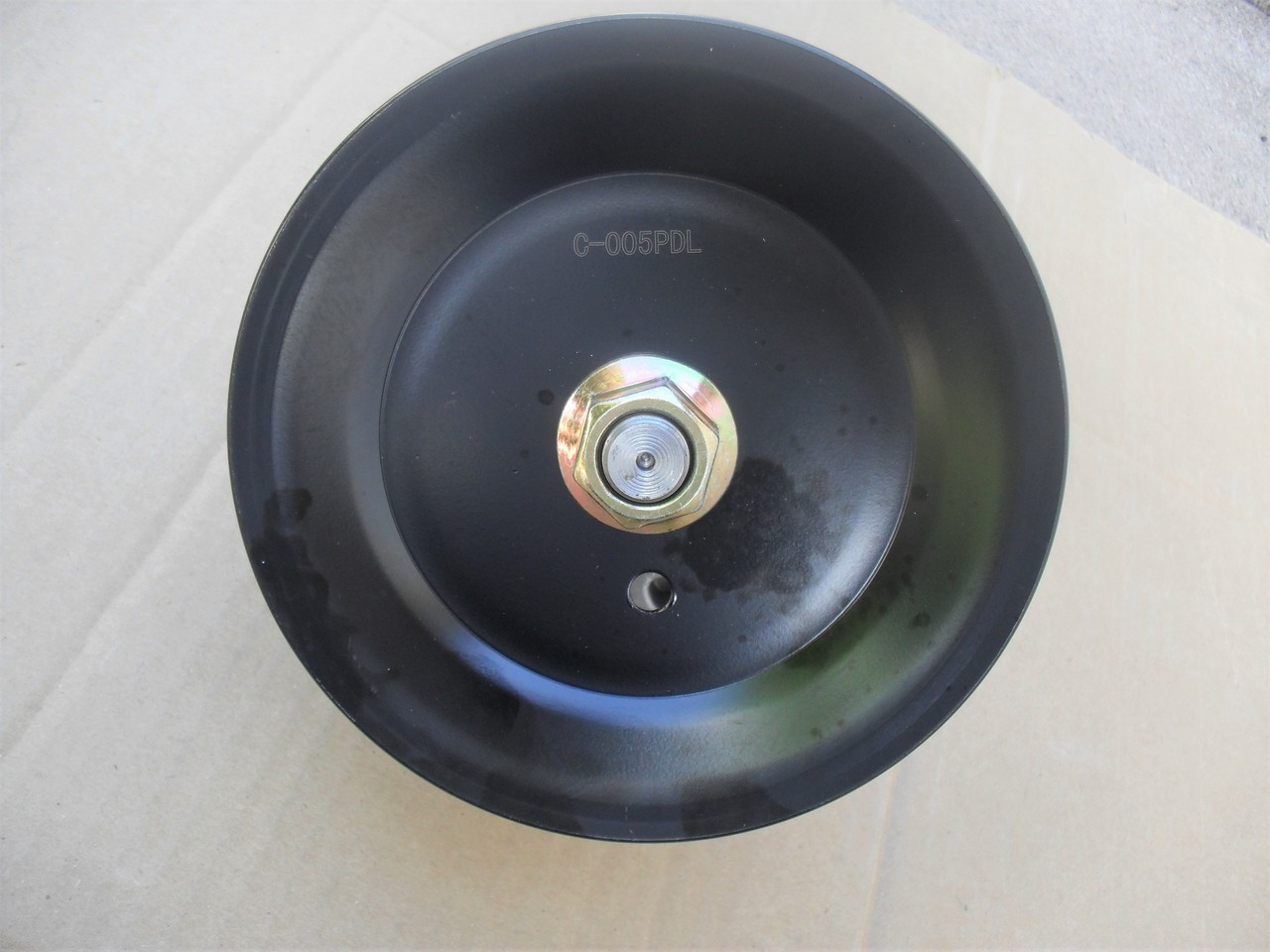 Deck Spindle for Massey Ferguson 918-04456 918-04461 Includes pulley and mounting bolts