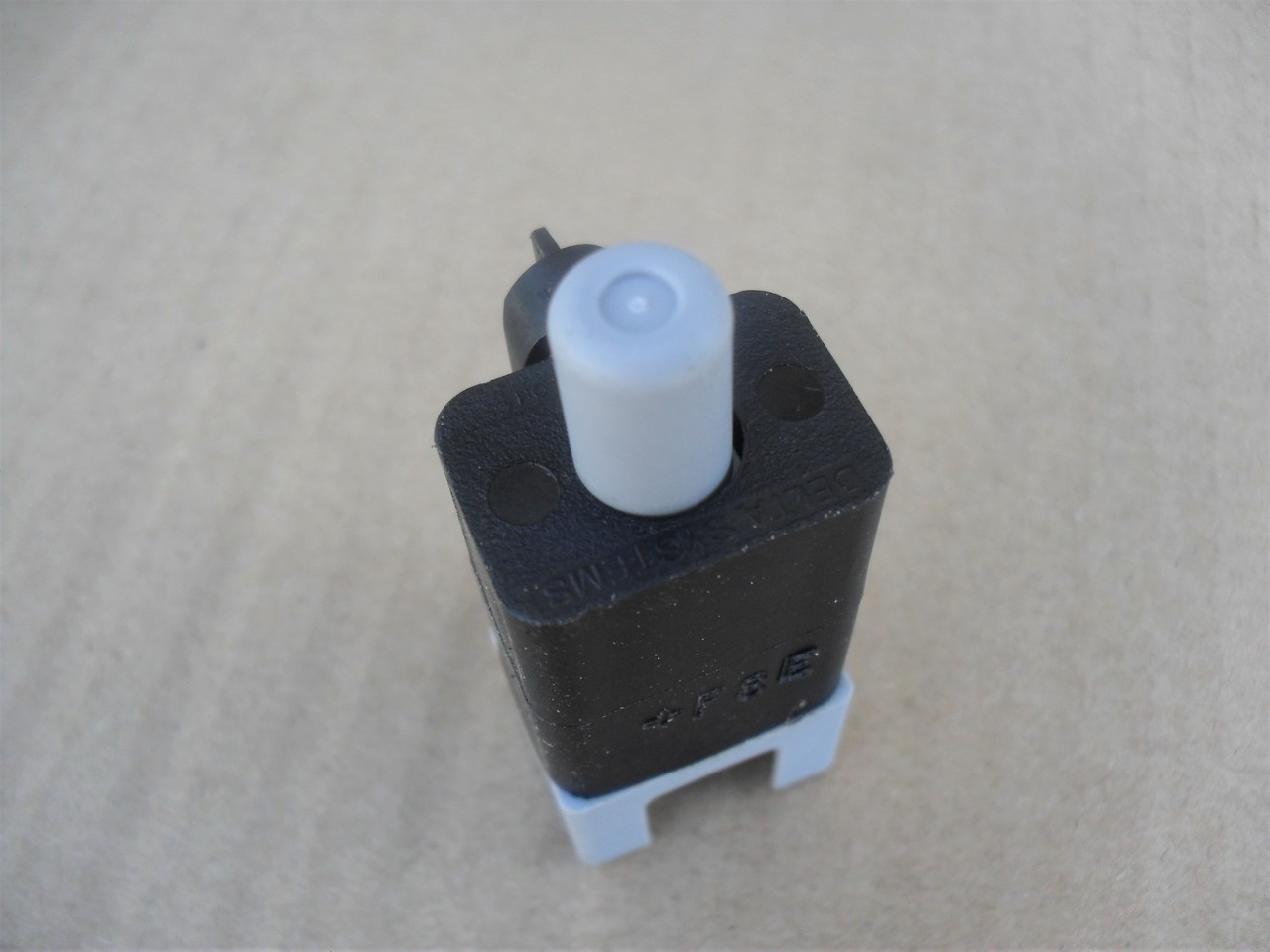 Interlock Safety Switch for John Deere 92H 107H 107S 115 125 135 145 155C 190C D100 D105 D110 D120 D125 D130 D140 D150 D155 D160 D170 G110 L100 L105 L107 L108 L111 L118 L120 L130 LA105 LA115 LA125 LA135 LA145 GY20094