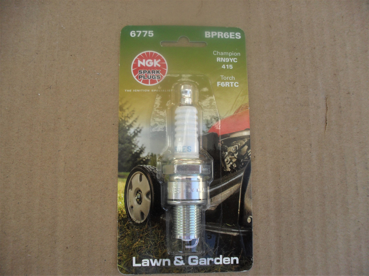 Spark Plug for Gravely 21563037, NGK BPR6ES Carded