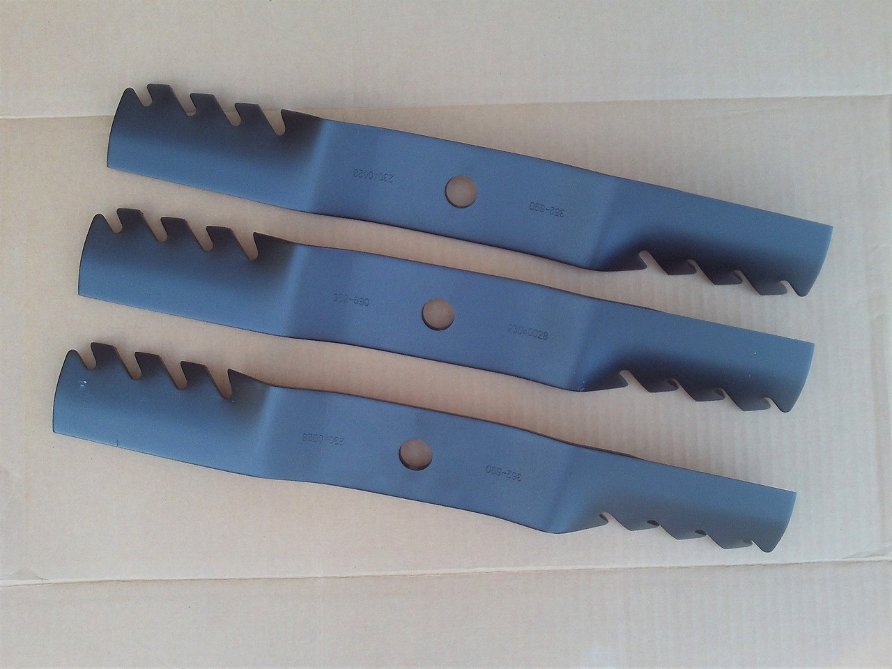 Mulching Blades for Scotts S2554, GT2554, M115496 Blade Set of 3 toothed mulcher