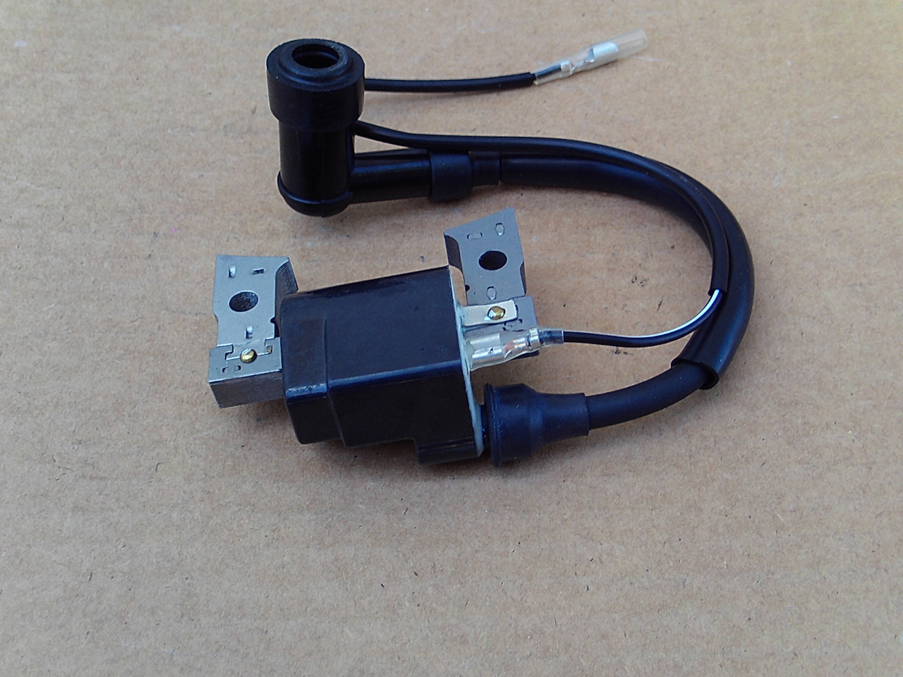 Ignition Coil for John Deere 240 245 260 265 285 320 GT242 GT262 GT275 LX172 LX173 LX176 LX178 LX186 LX188 AM121820