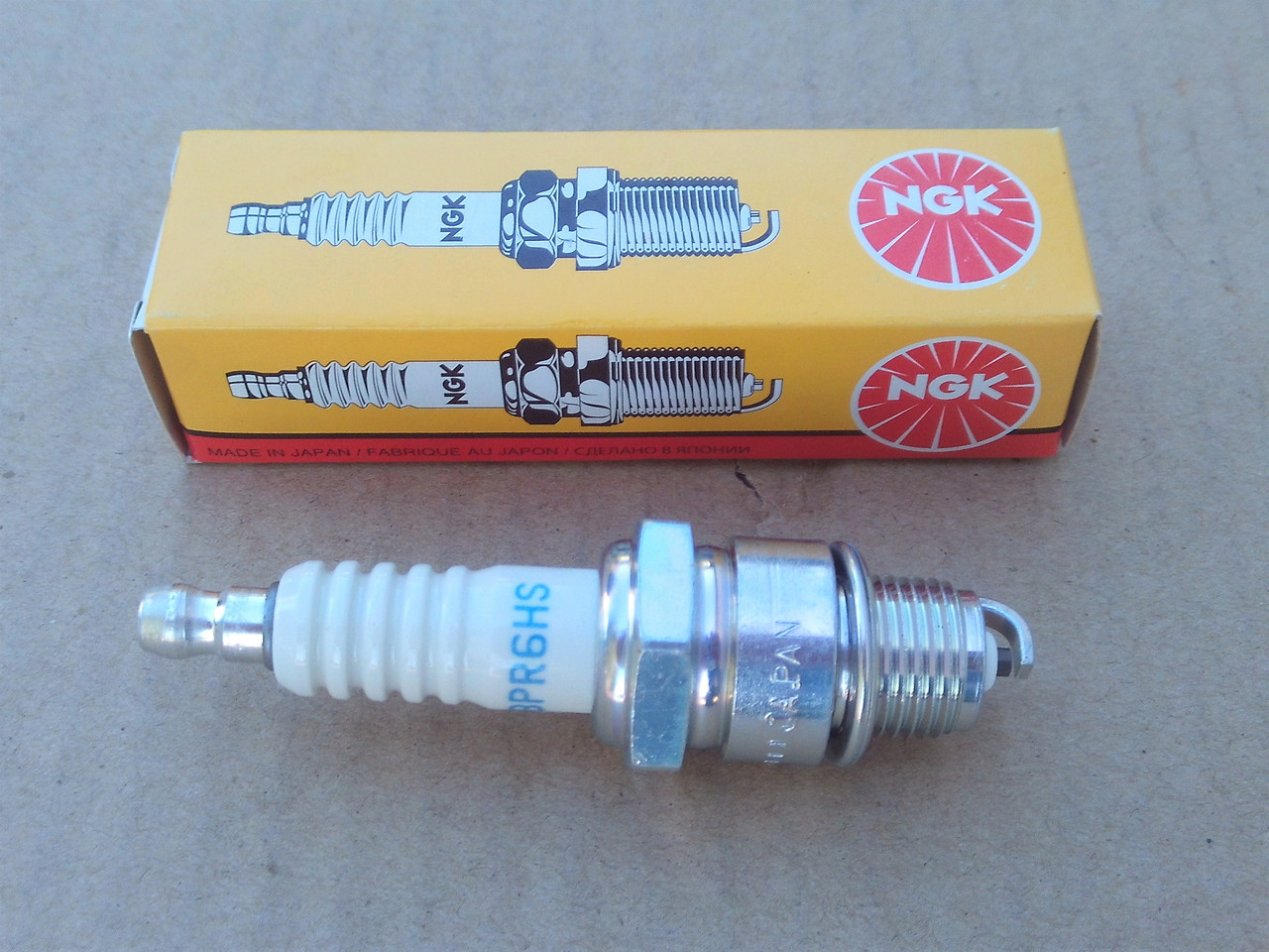 Spark Plug for Toro 1191961, 119-1961