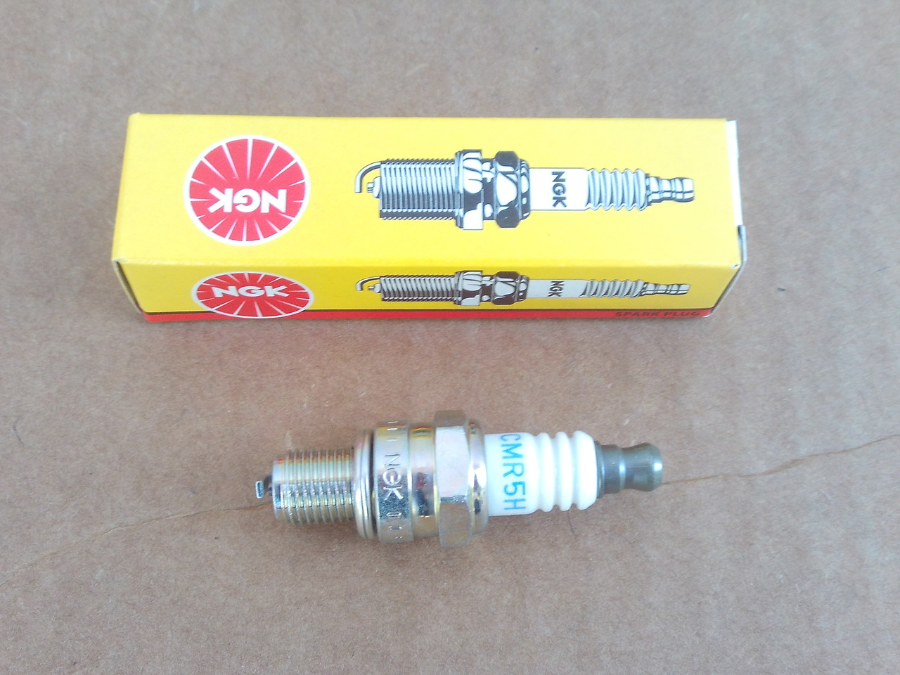 Spark Plug for Shindaiwa DH2510, EB8510, EB8520, HT2510, LE2510, 90118, A425000040