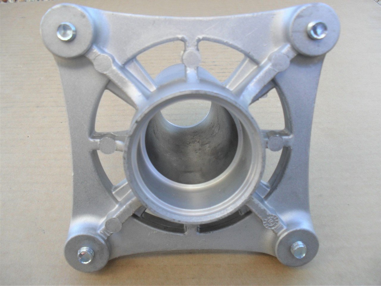 Deck Spindle Housing for Snapper 705048