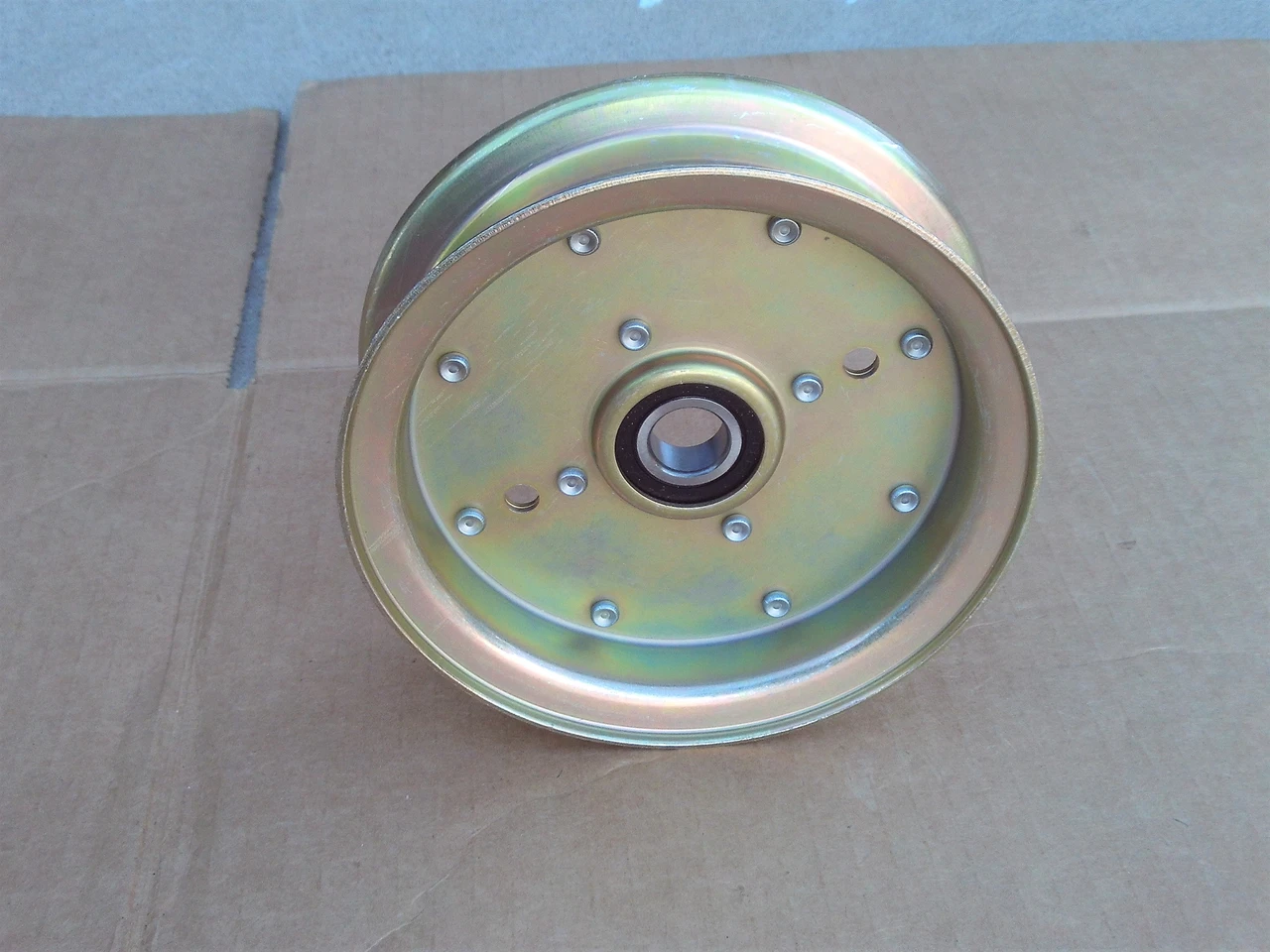 Deck Idler Pulley for Husqvarna EZ4220 EZ4822 EZ4824 EZ4824BF EZ4824CA EZ5224 EZ5225 EZ5226 EZC4824 EZC4824BF FD61M GT52XLS GTH24V52LS GTH27V48LS 539112196 539131148 539132728 589766101 589766102 ID: 5/8" OD: 5-7/8" Height: 2"