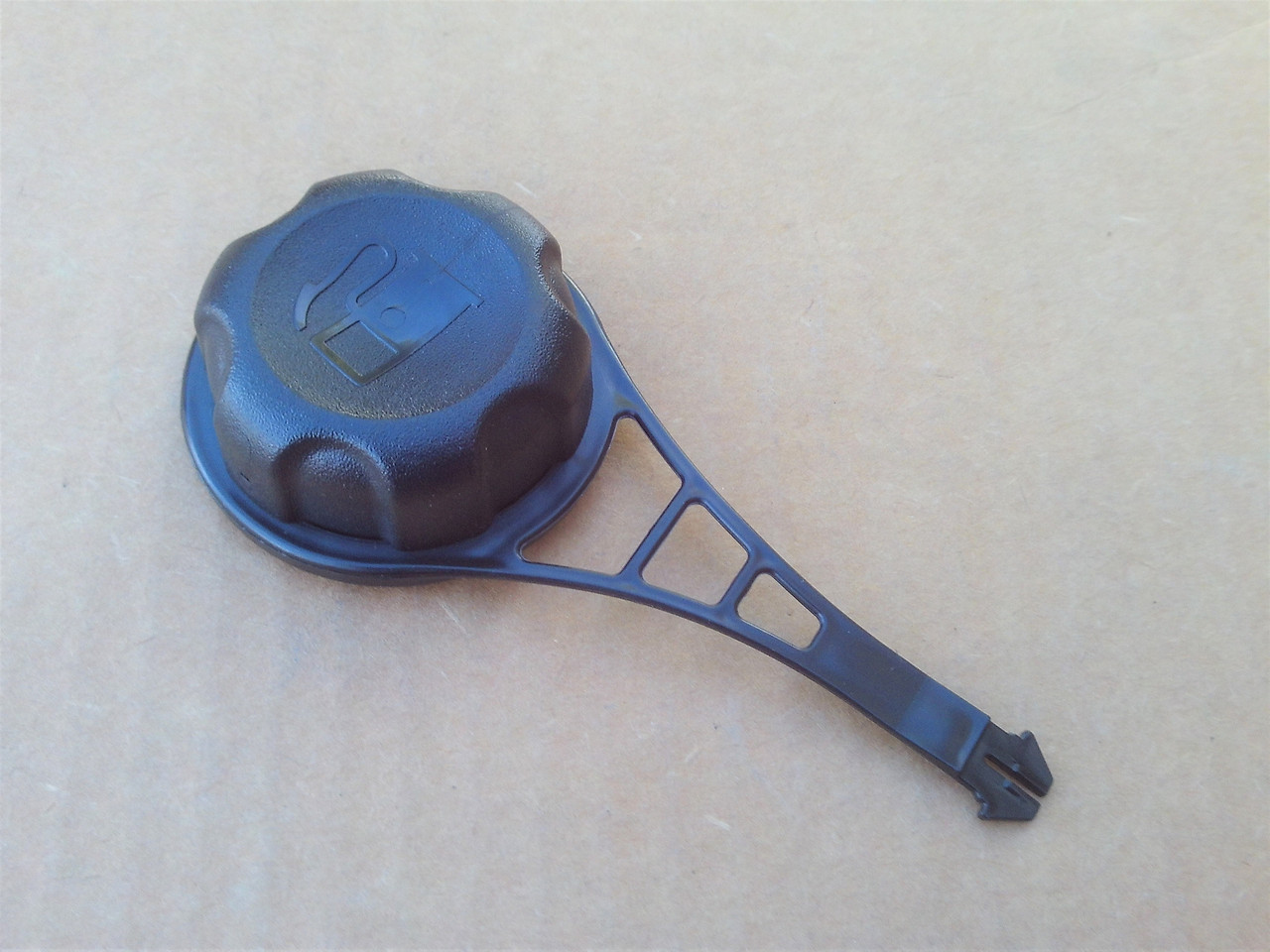 Briggs and Stratton Fuel Gas Cap 794793 122L02 &