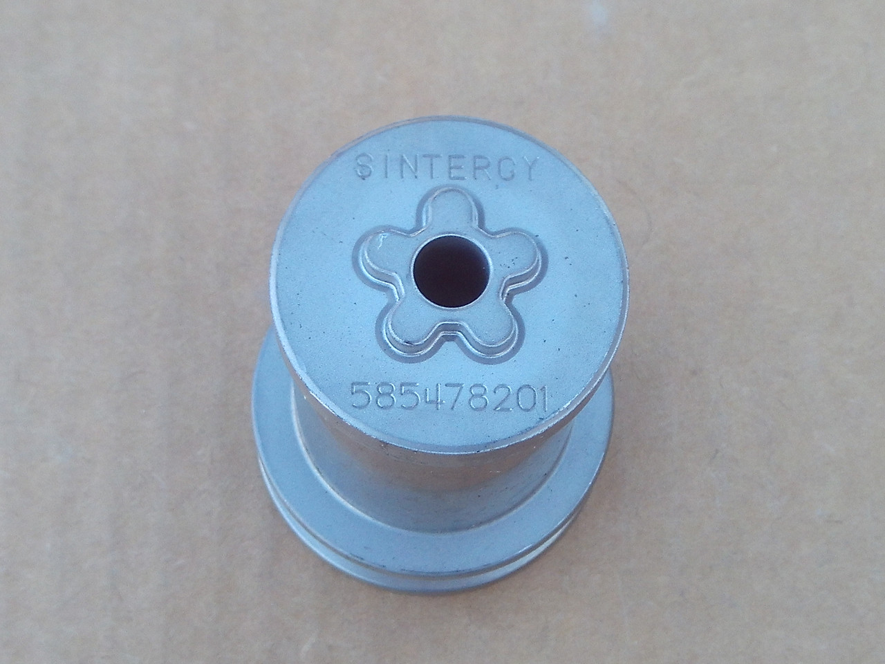 Husqvarna Blade Adapter 585478201 with Pulley 7/8" AWD AYP Craftsman Poulan