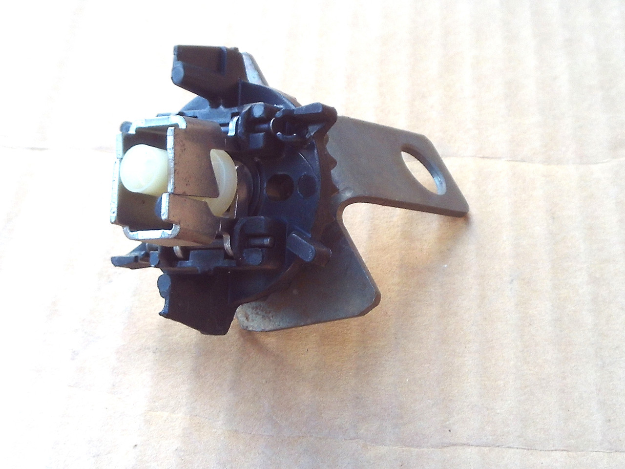 Briggs and Stratton Oil Slinger Bracket Assembly 297249 496062 &