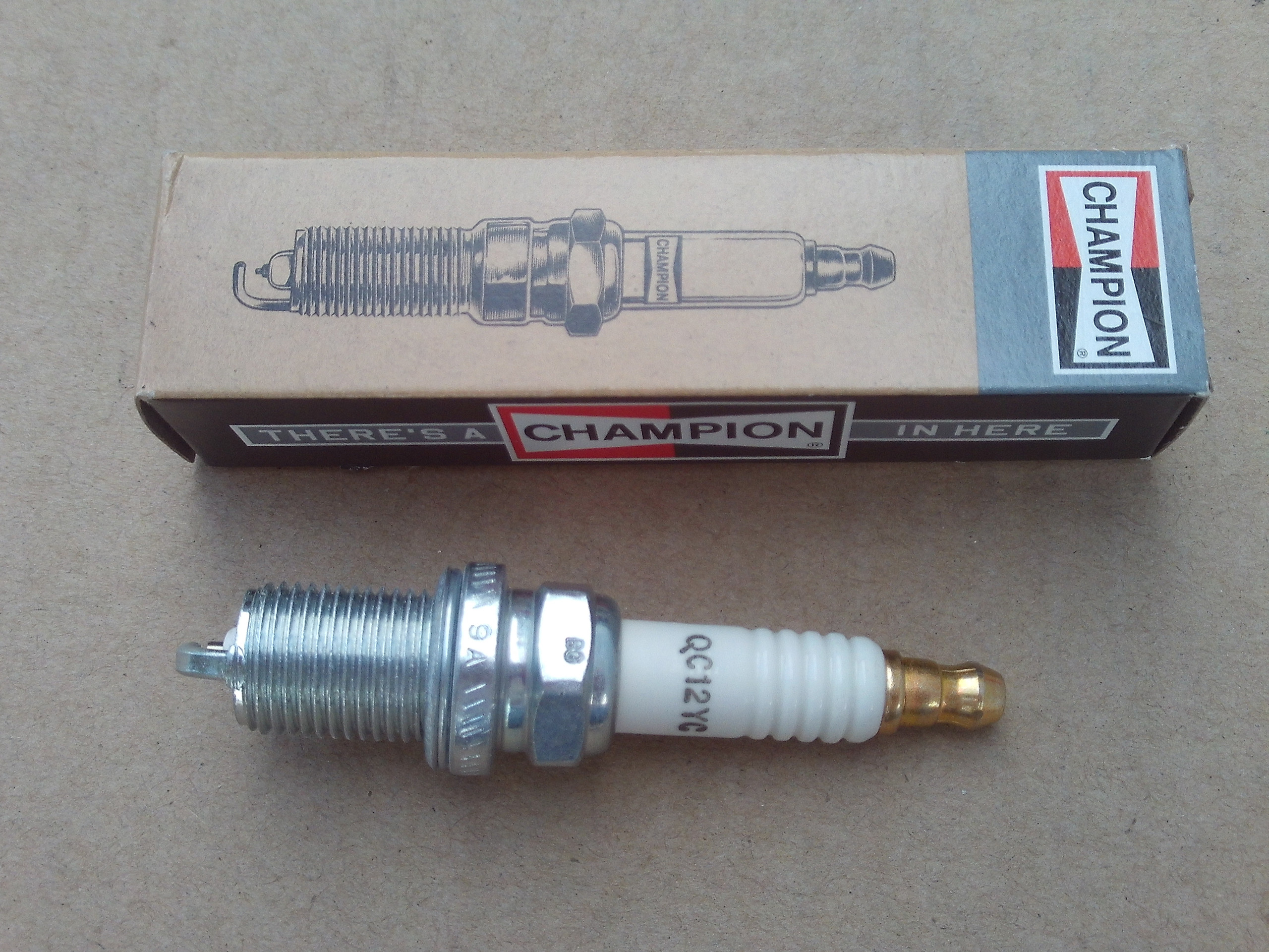 Spark Plug for Kubota 1269167710, 1269167711, 1269167710, 1269167711
