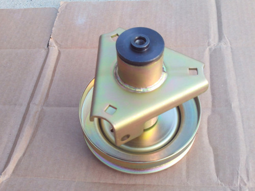 Deck Spindle for John Deere LT160, Sabre 1338G, 1438GS, 1438HS, 1542GS, 1542HS, 1642HS, 1742GS, 1742HS, AM121324, AM126225, GY00038